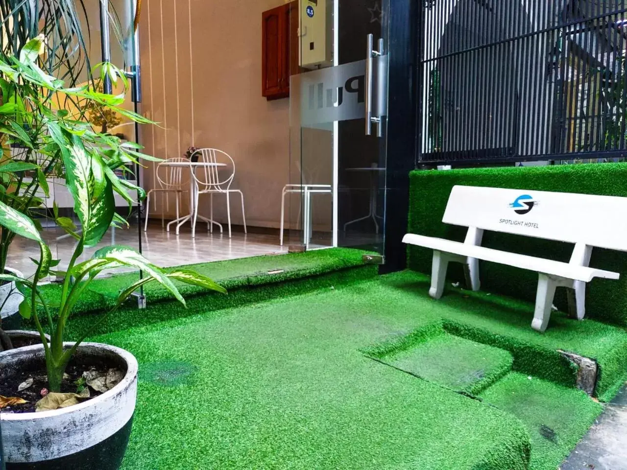 Facade/entrance in Spotlight Hotel Facade/entrance in Spotlight Hotel