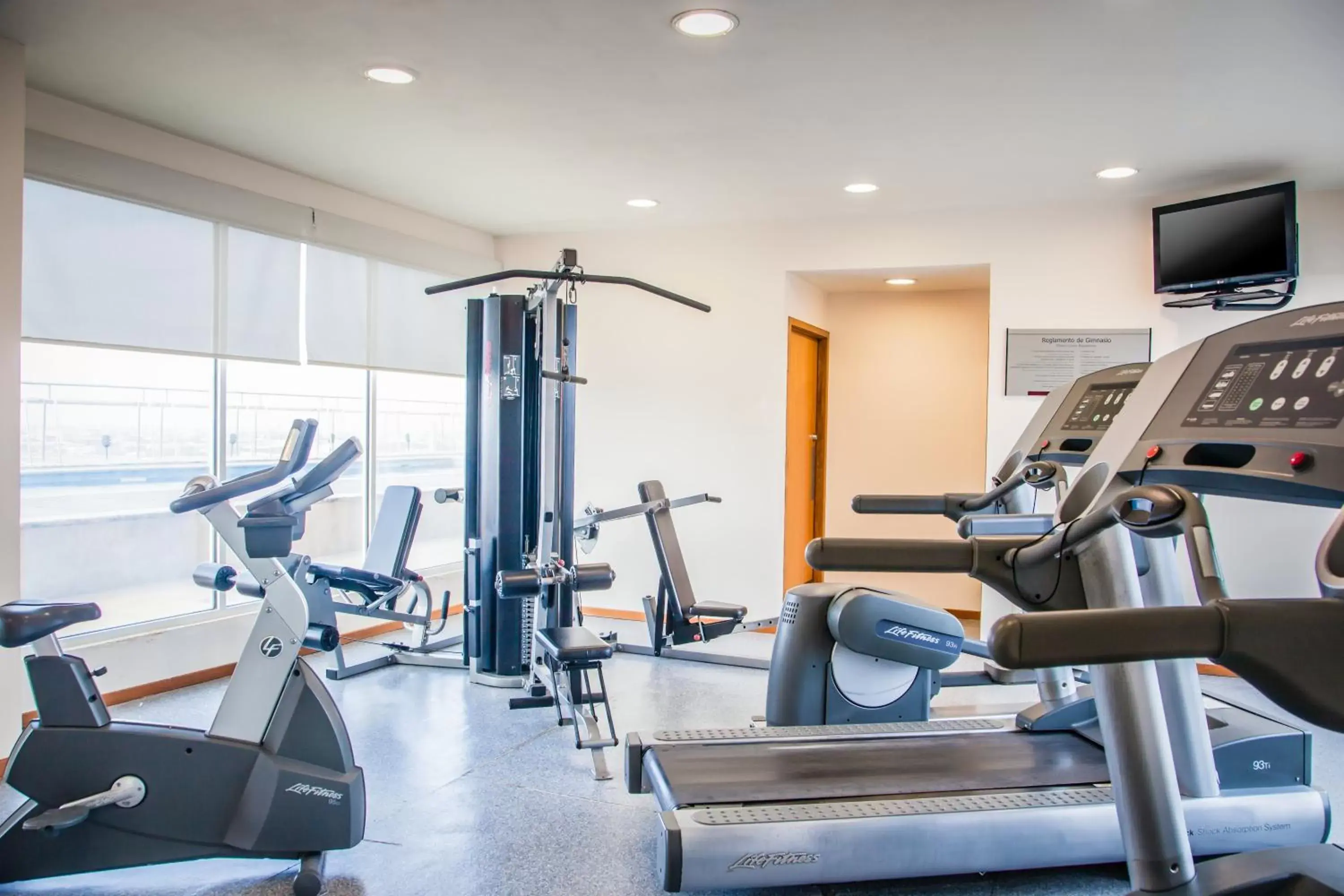 Fitness centre/facilities, Fitness Center/Facilities in Fiesta Inn Monterrey Fundidora