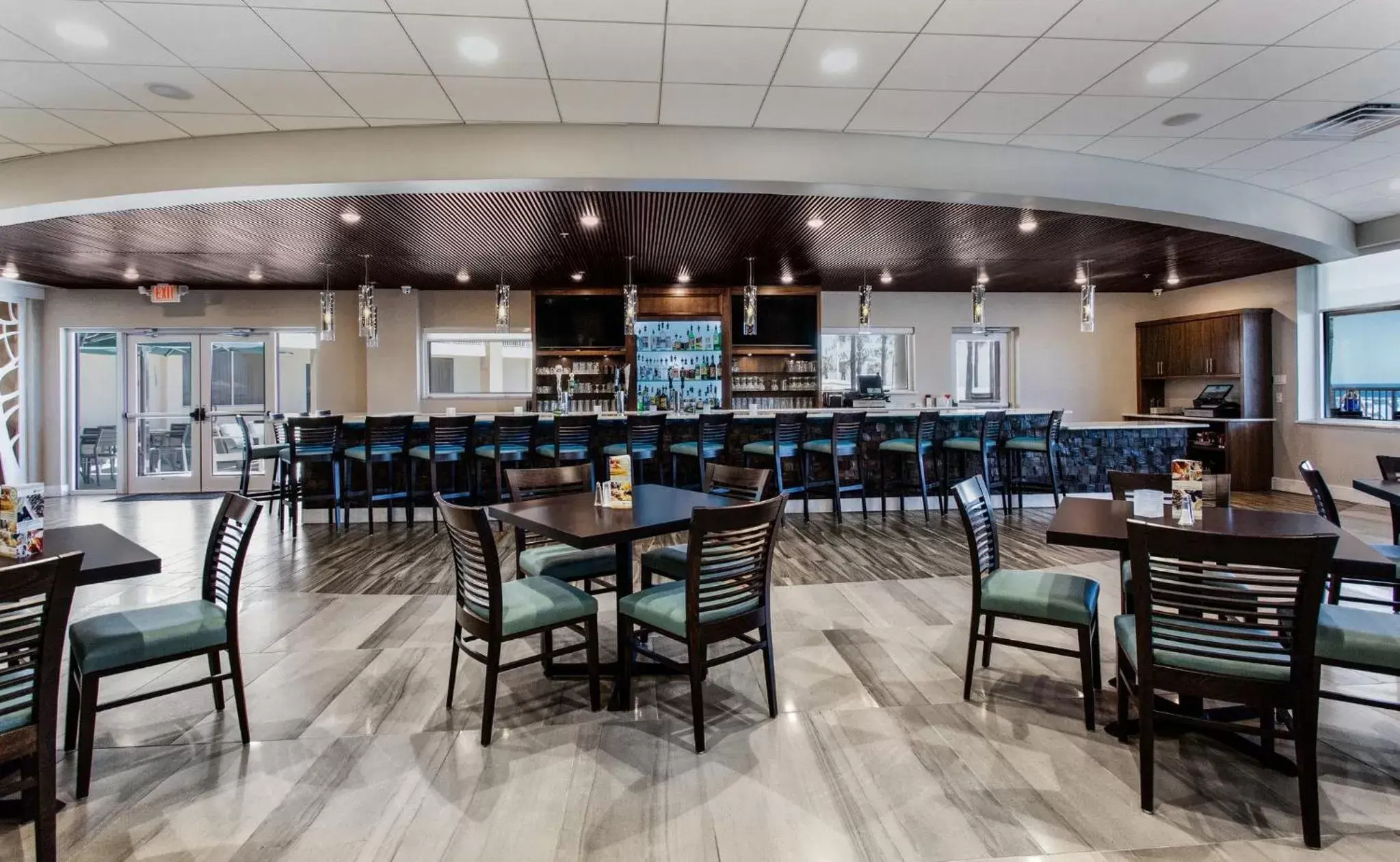 Lounge or bar, Restaurant/Places to Eat in Holiday Inn Hotel & Suites Daytona Beach On The Ocean, an IHG Hotel