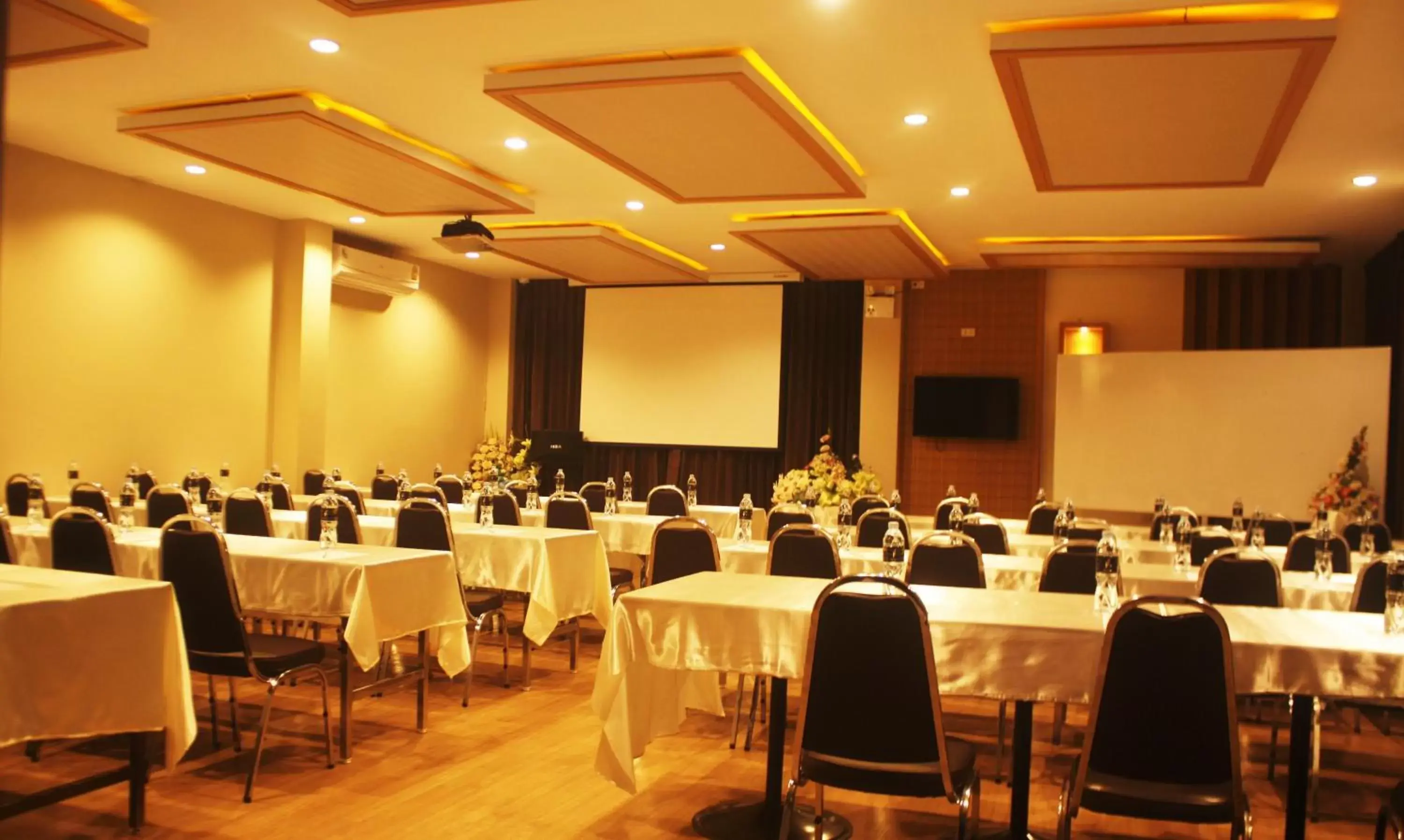 Meeting/conference room in Metro Hotel & Spa