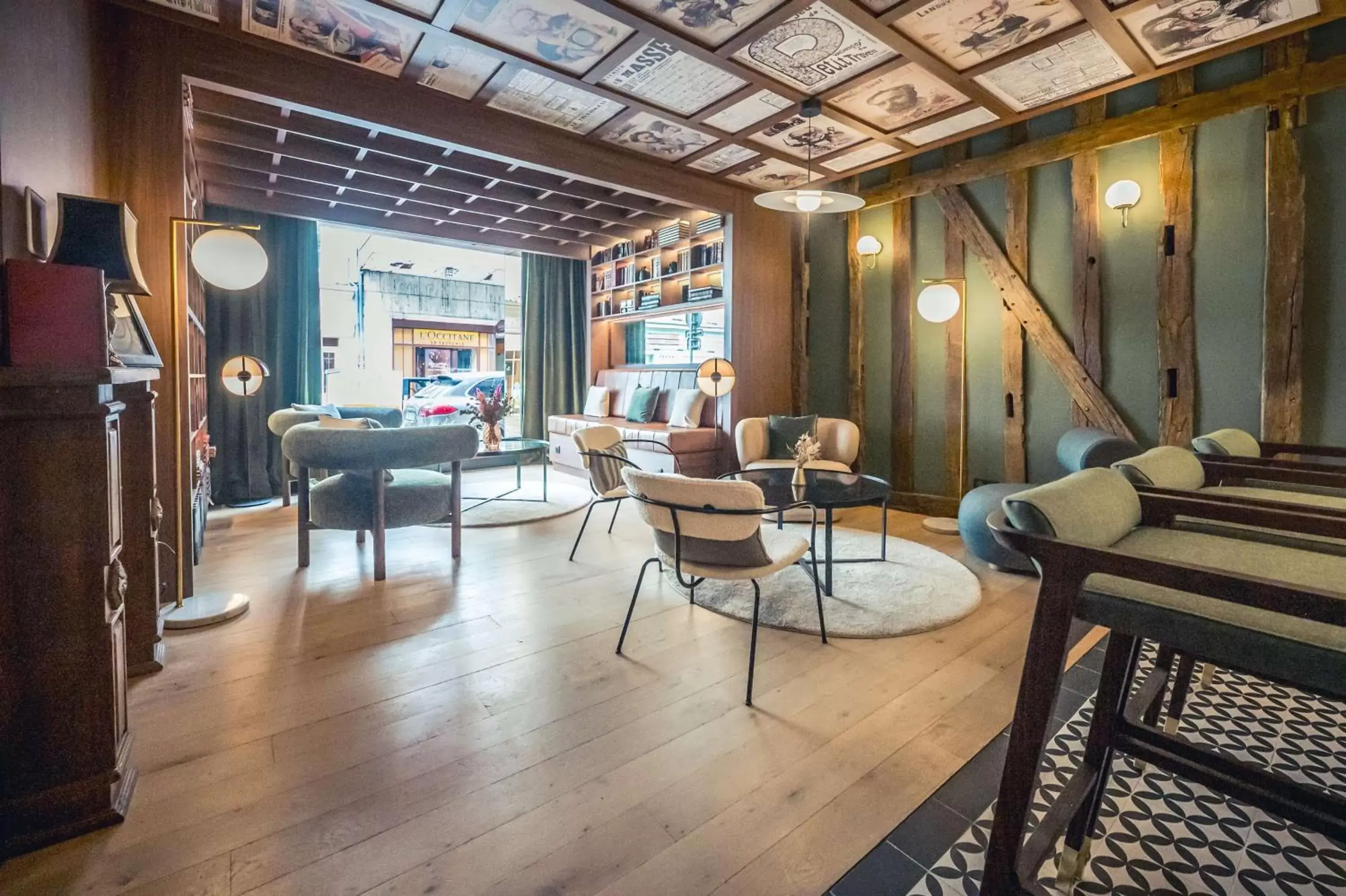 Lounge or bar in Best Western Premier de La Poste & Spa