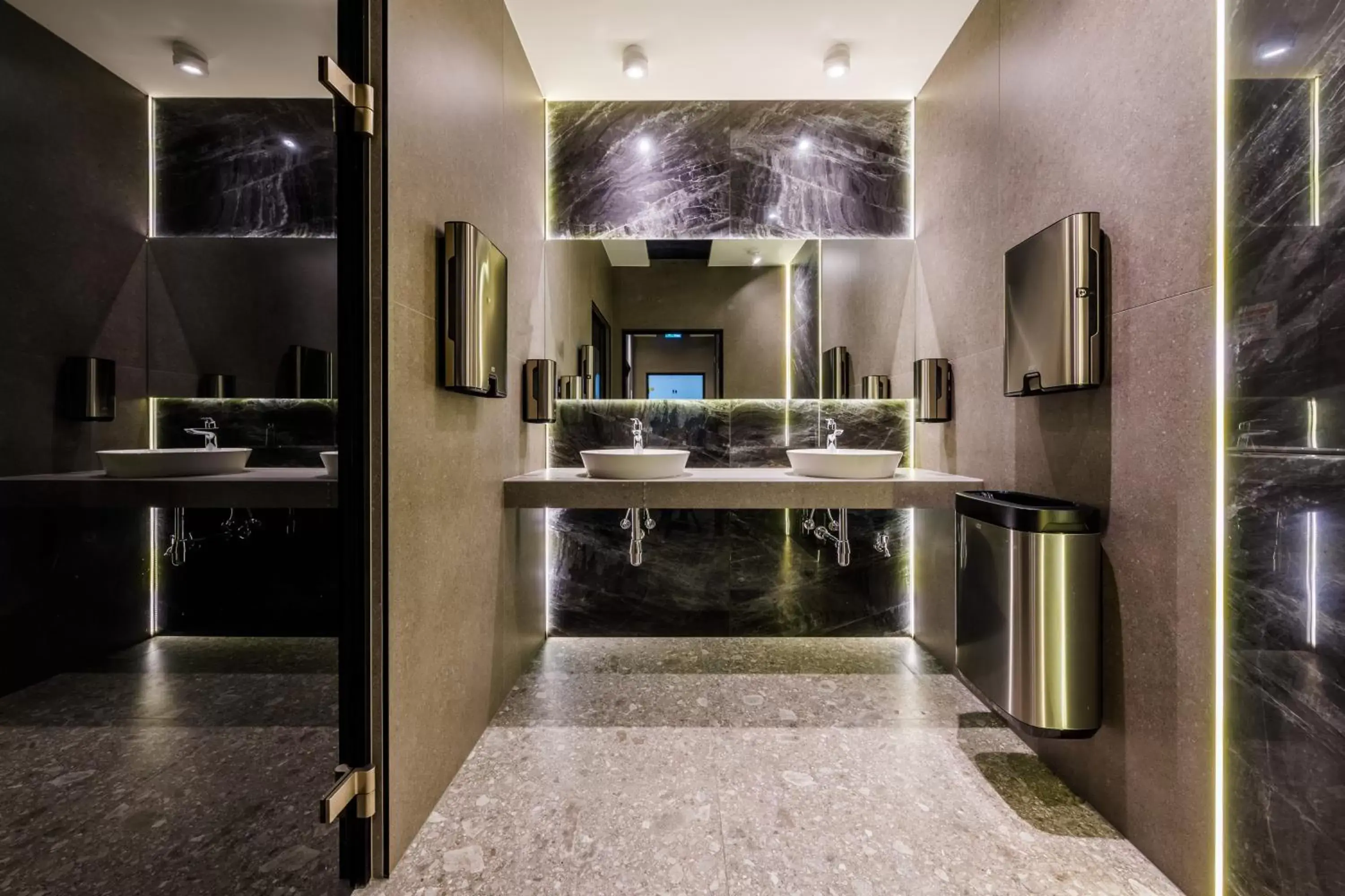 Lobby or reception in Hotel Wyspiański Lobby or reception in Hotel Wyspiański