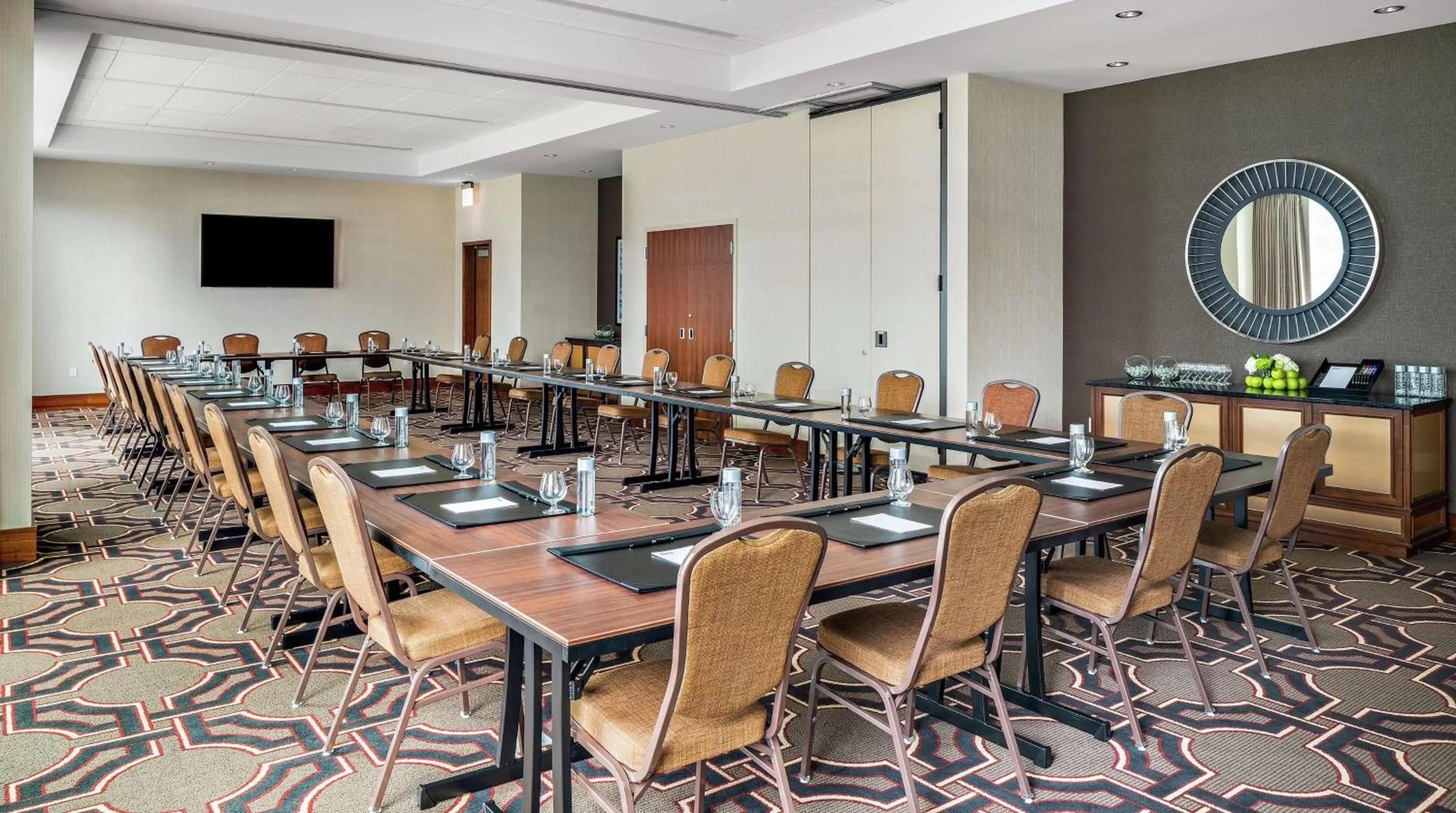 Meeting/conference room in Hampton Inn Chicago McCormick Place