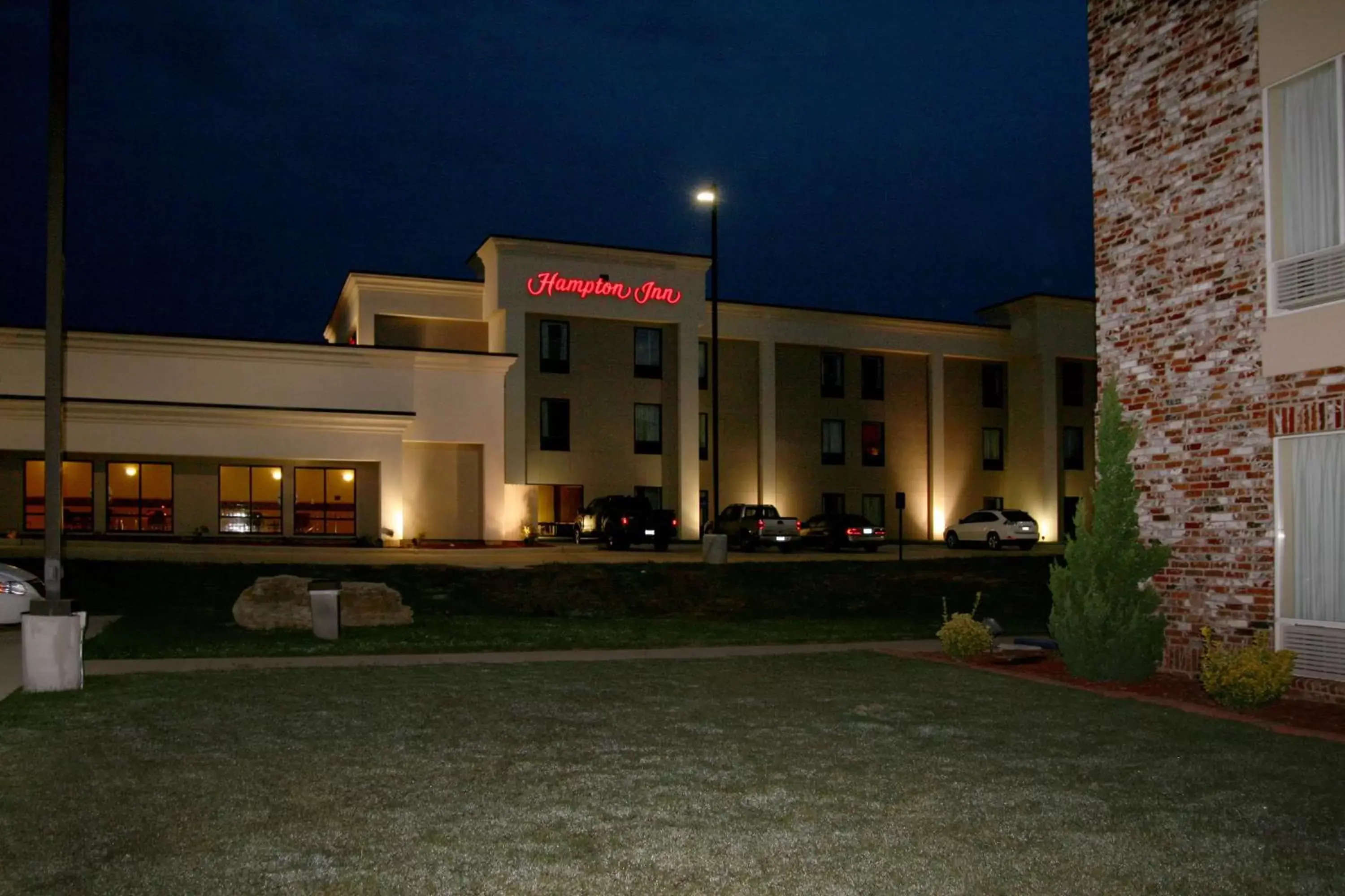 Property Building in Hampton Inn Mountain Home