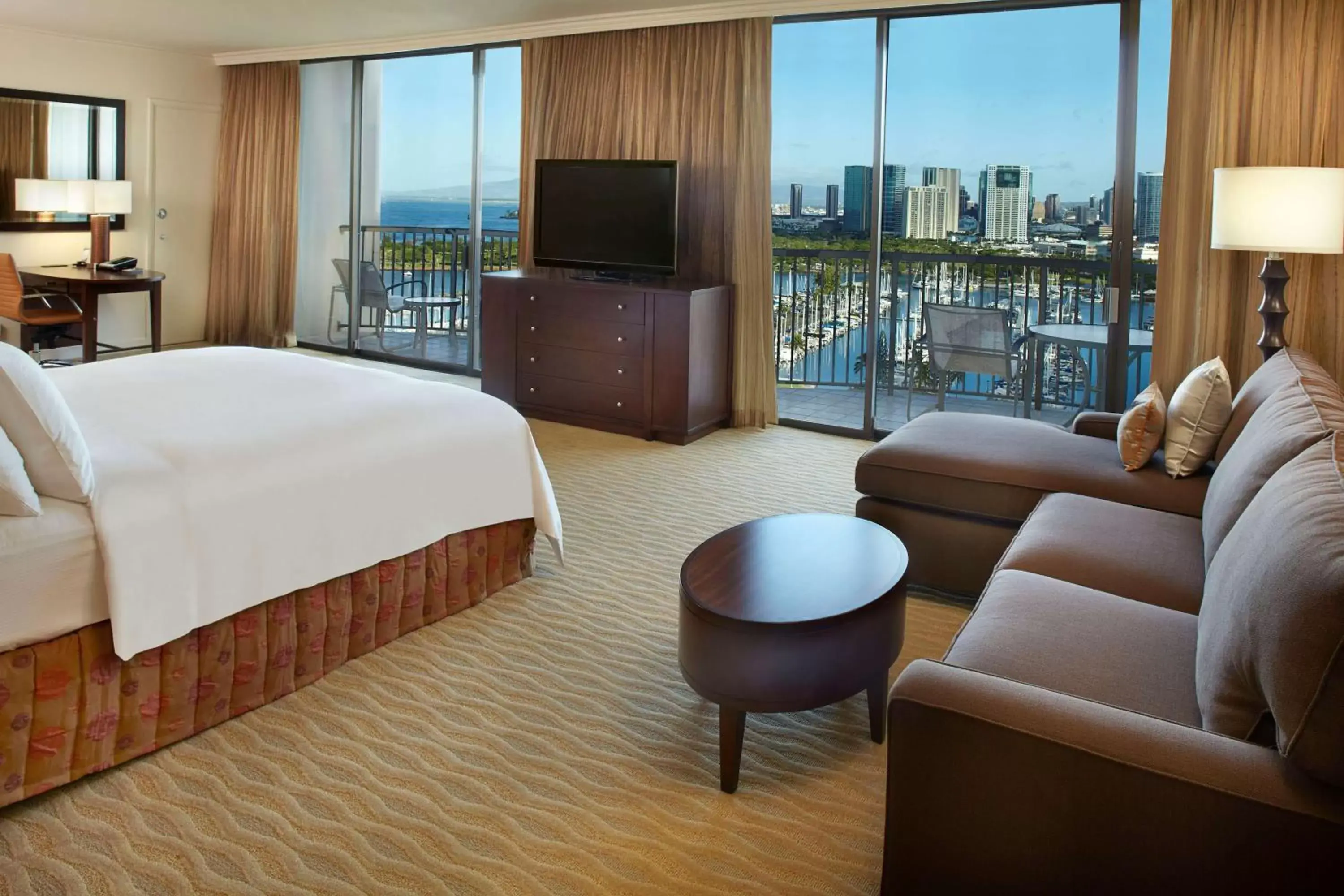 Bedroom in Hilton Hawaiian Village Waikiki Beach Resort