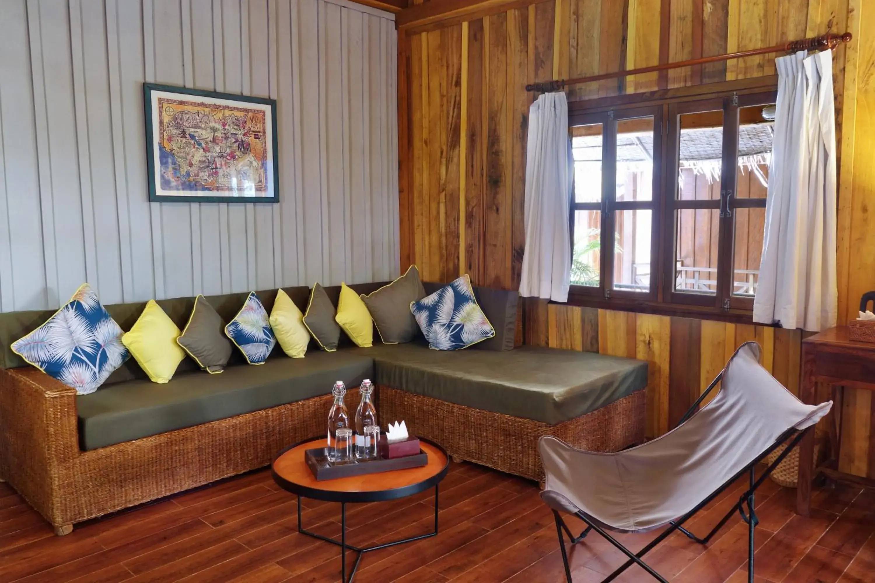 Living room, Lounge/Bar in Sok San Beach Resort