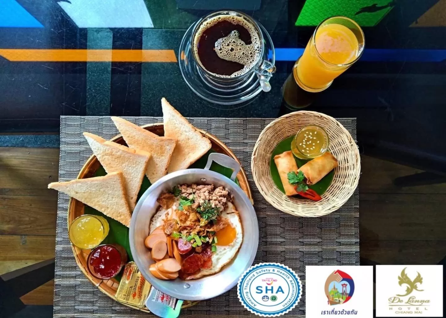 Food and drinks in De Lanna Hotel