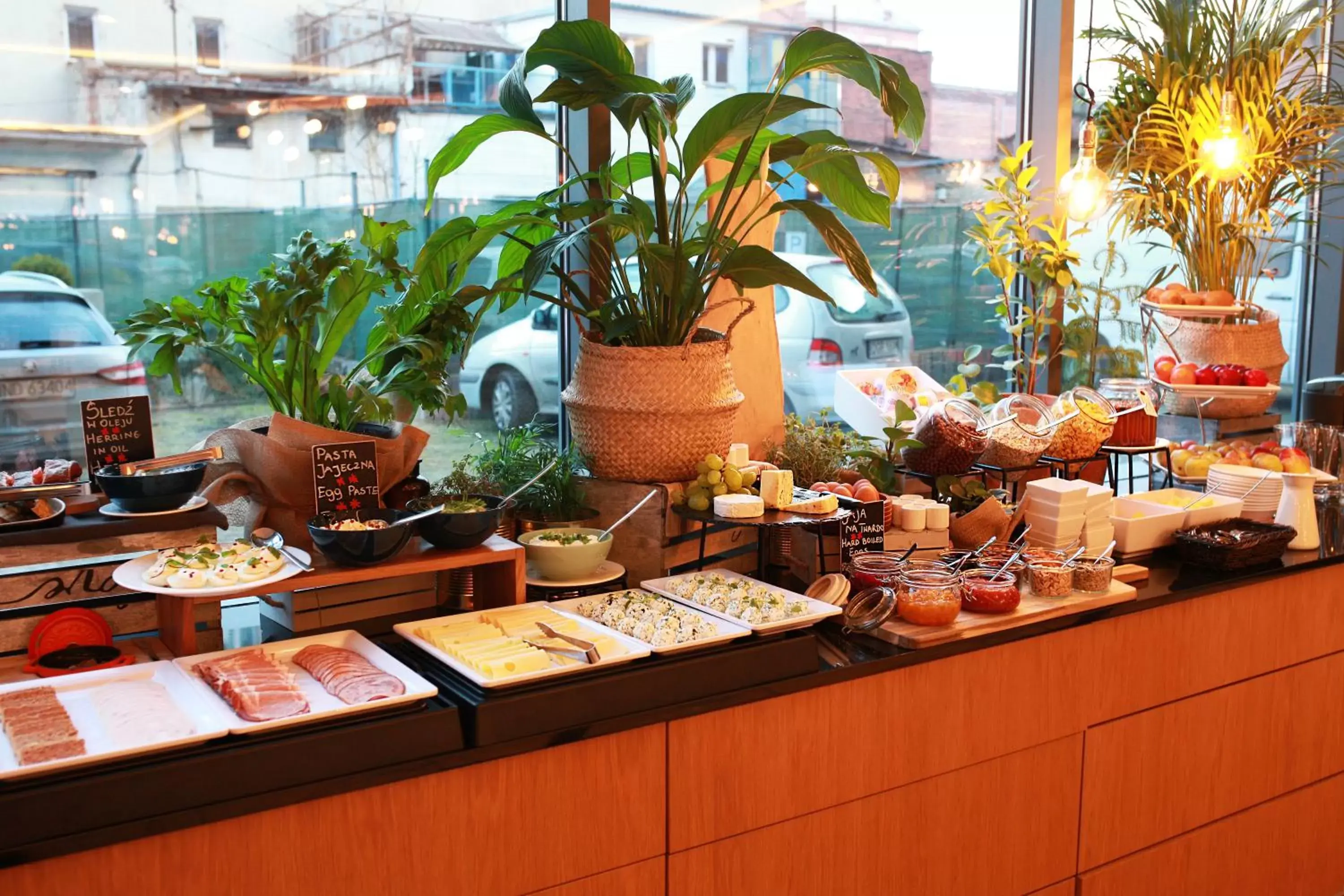 Buffet breakfast, Food in Invite