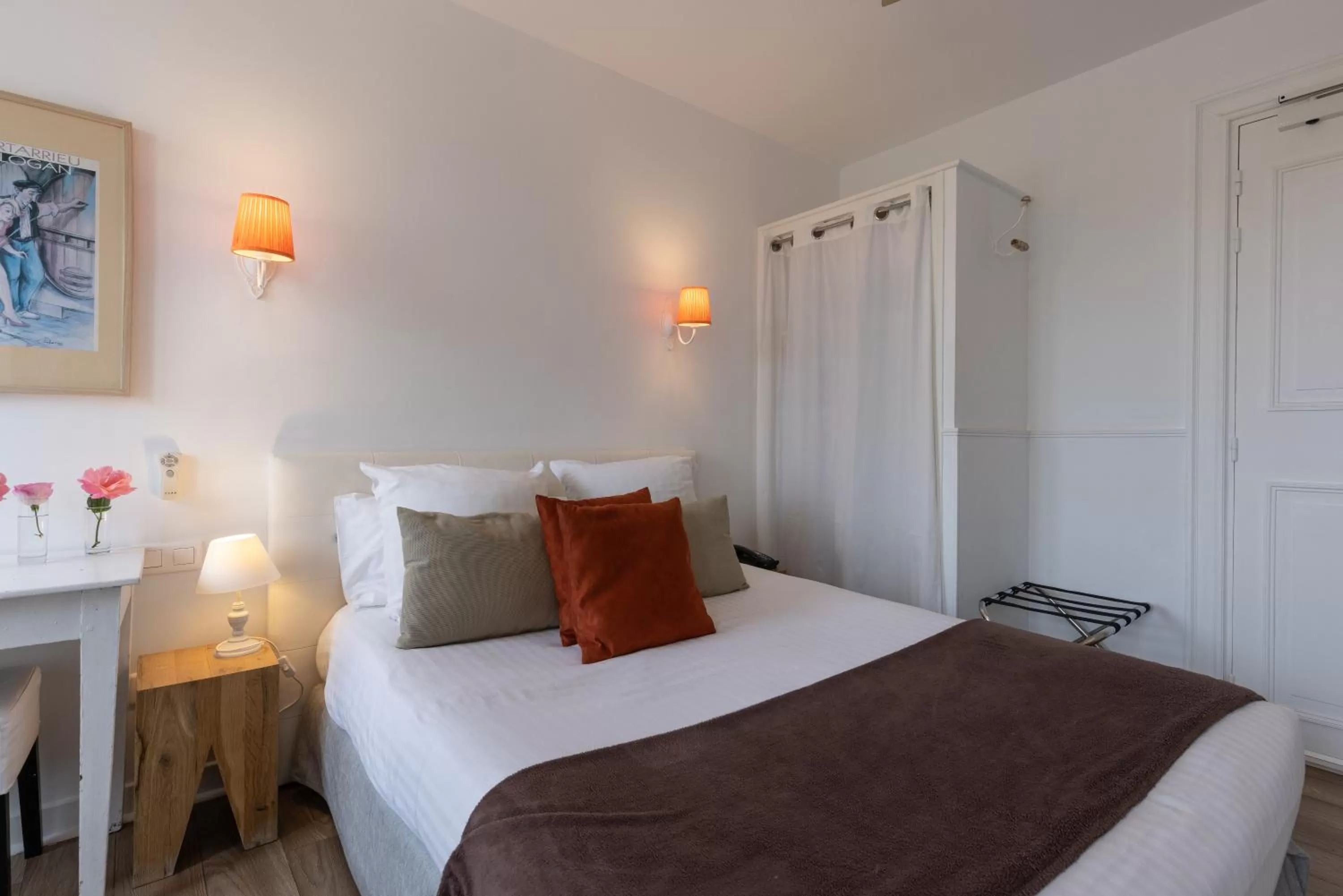 Bedroom, Bed in Hôtel & Espace Bien-être La Maison du Lierre