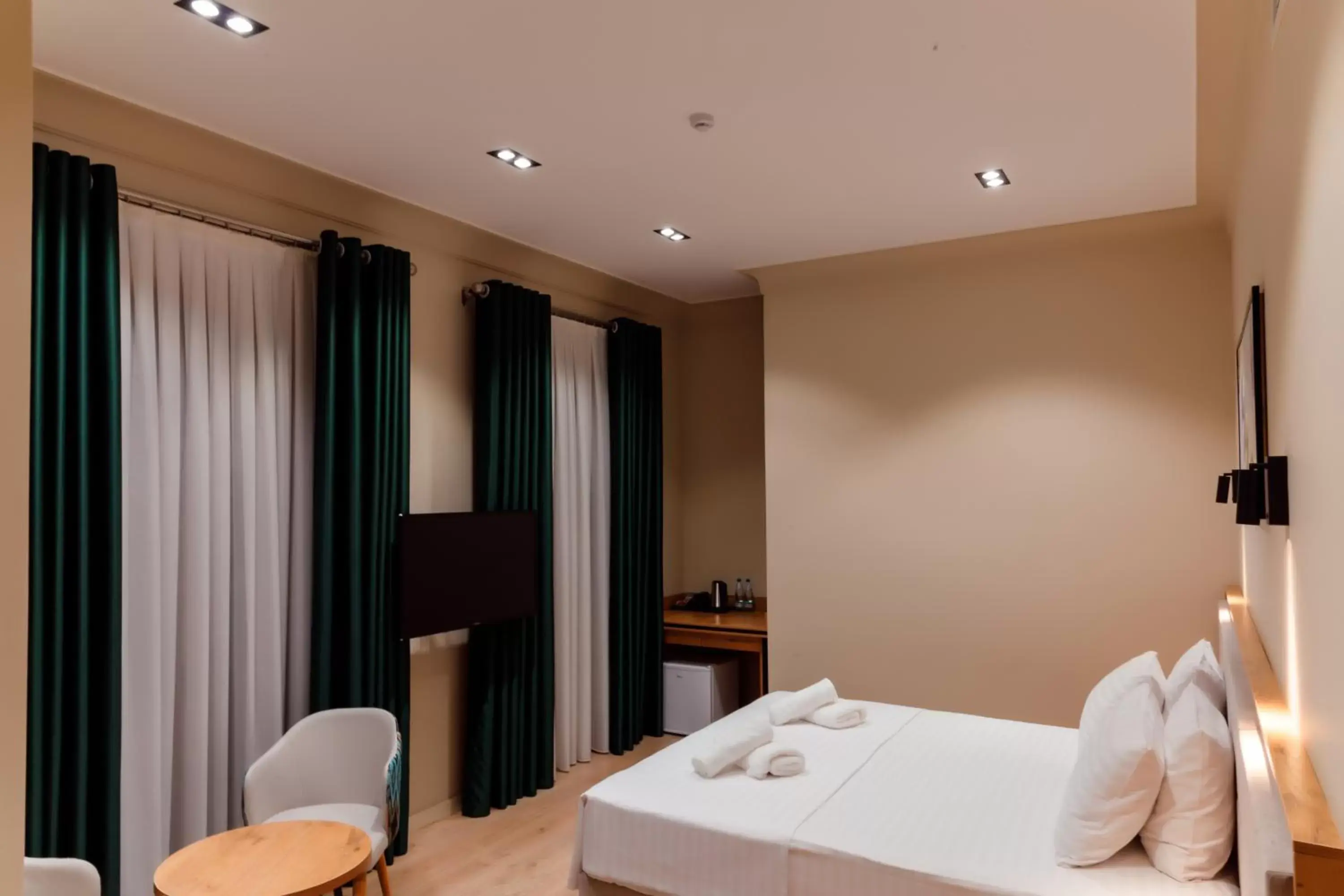 Deluxe Double Room with Balcony in Hotel Marwa Tashkent Pool&Spa Deluxe Double Room with Balcony in Hotel Marwa Tashkent Pool&Spa