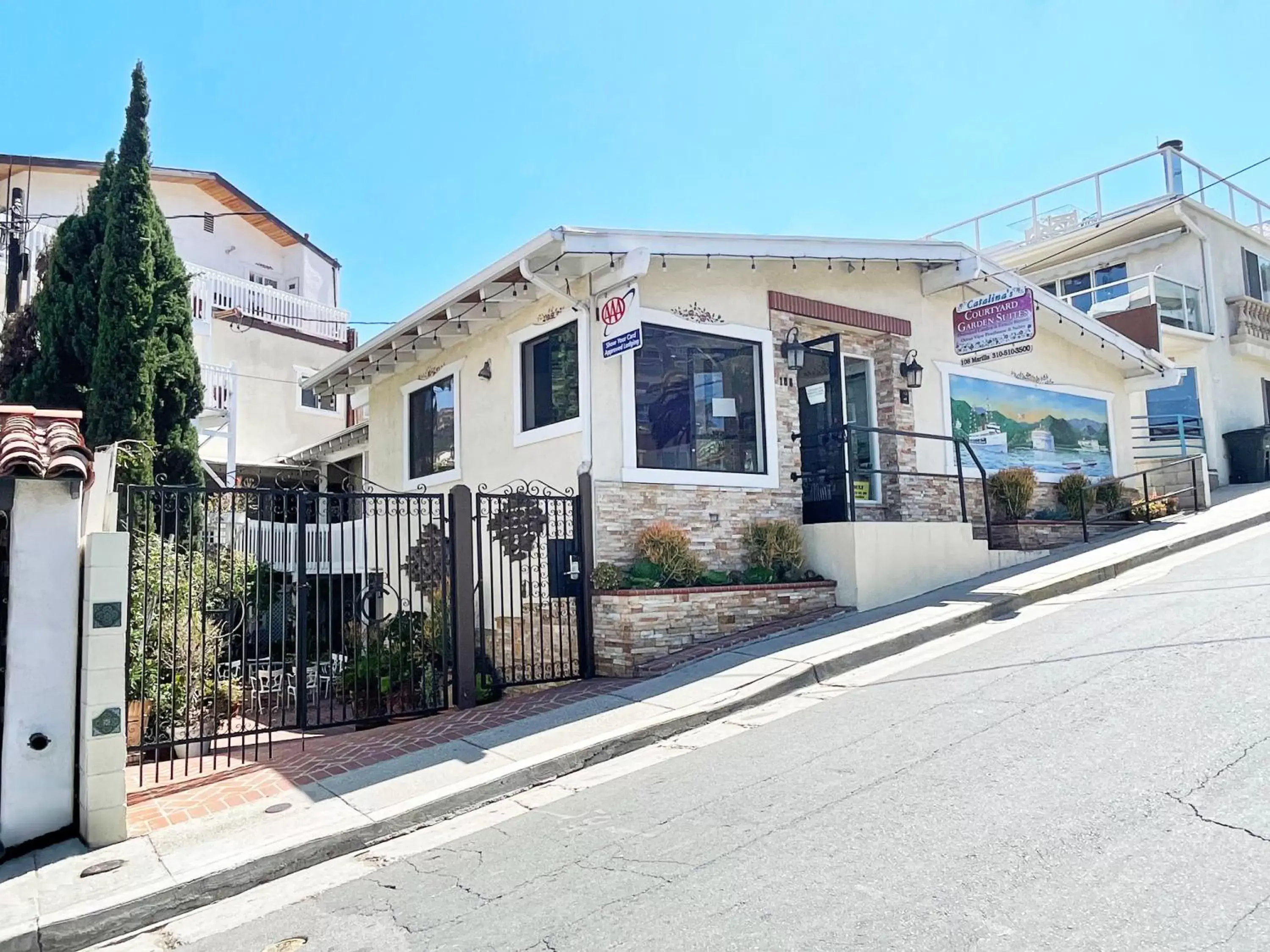 Property Building in Catalina Courtyard Suites