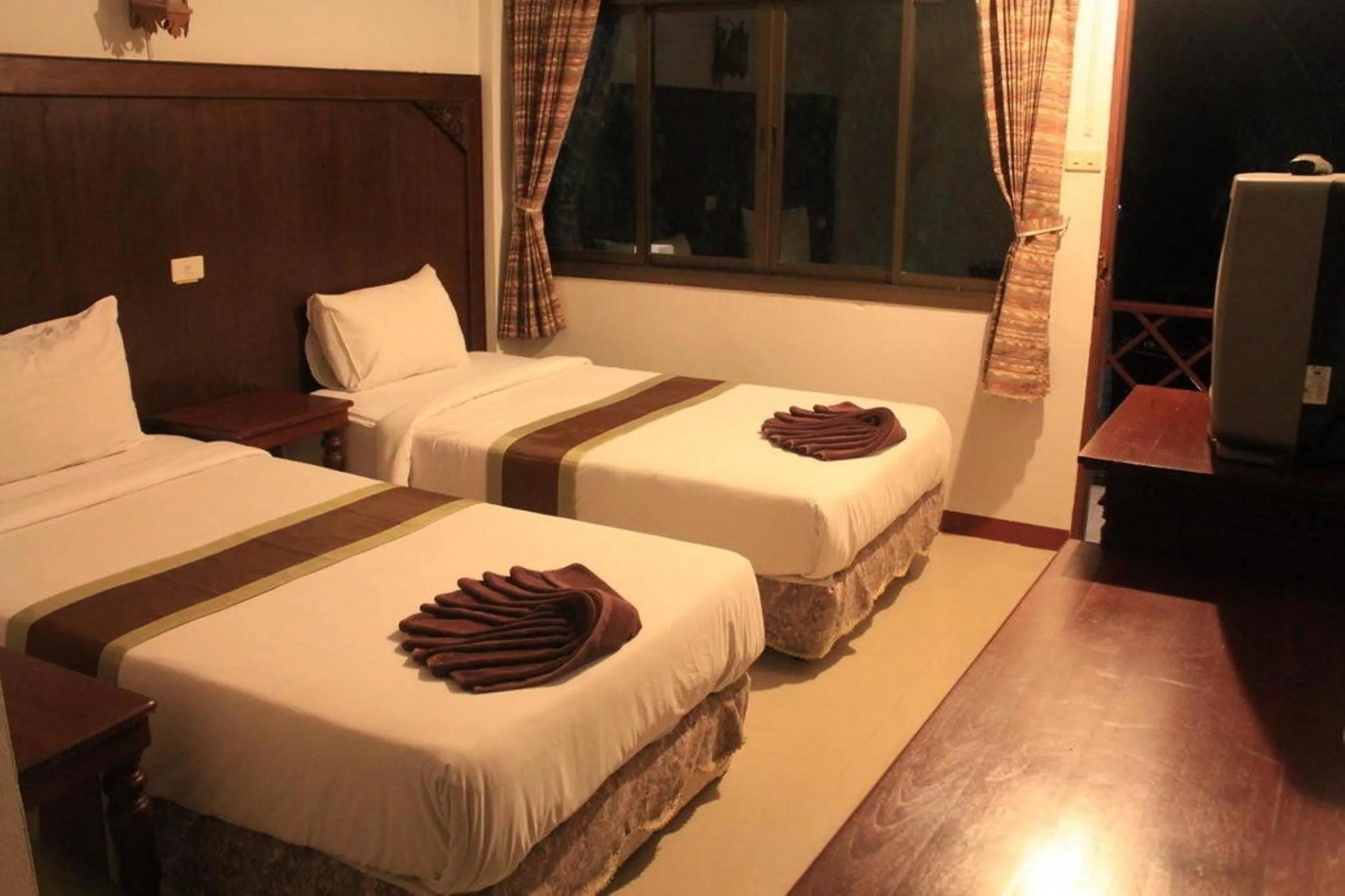 Bed in Chaweng Noi Resort