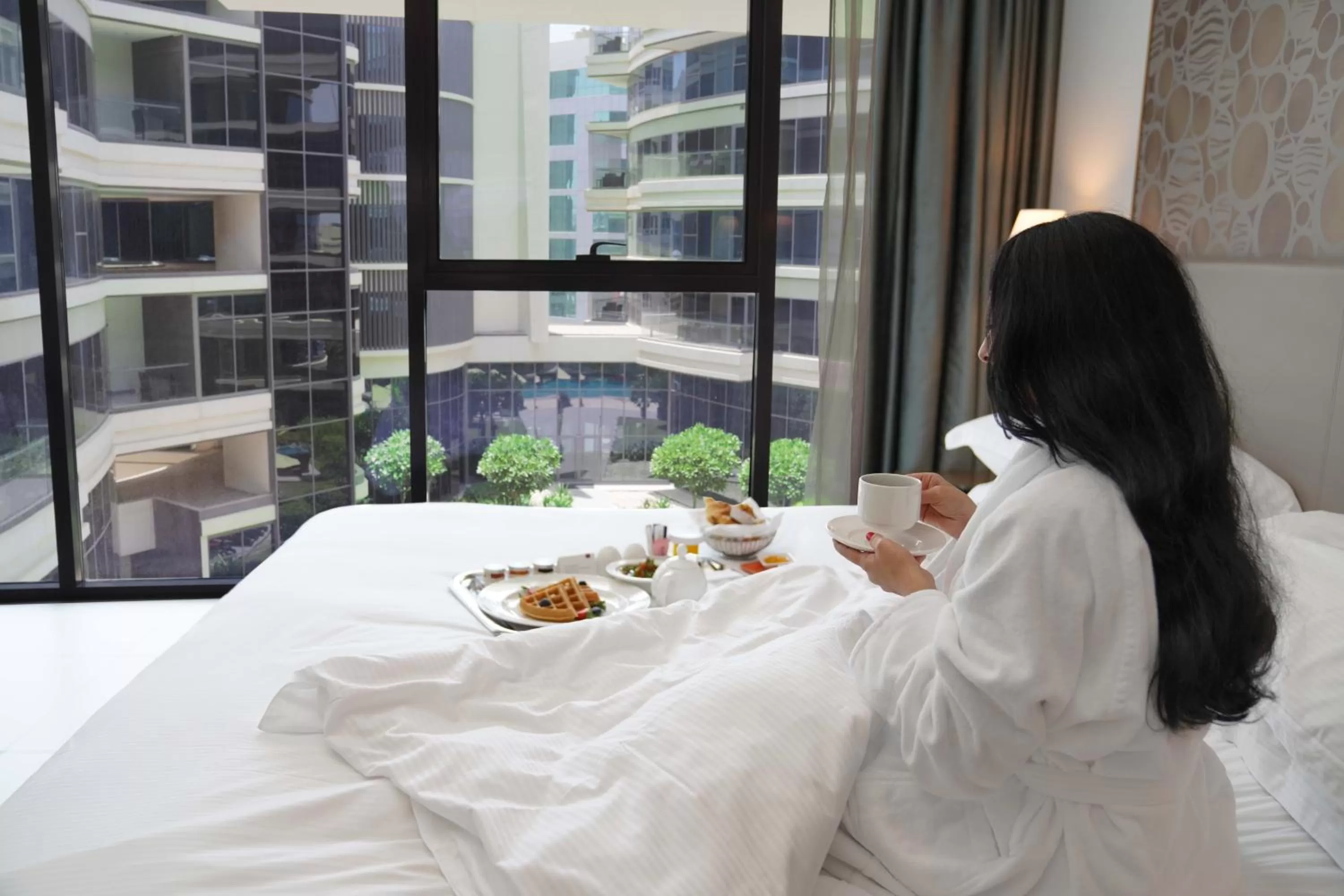 Bedroom, Bed in Majestic Arjaan by Rotana – Manama