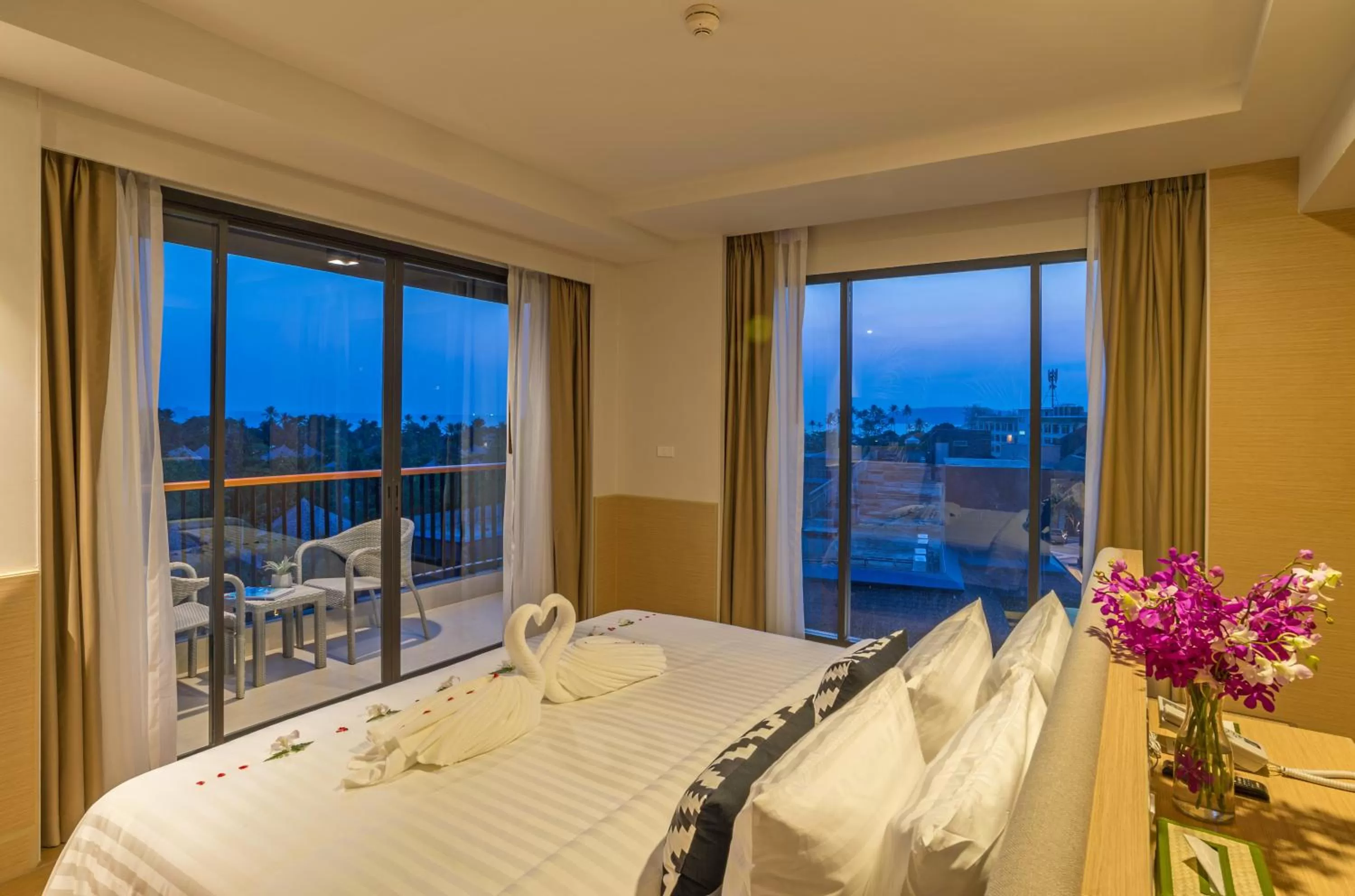 Balcony/Terrace, Bed in Panan Krabi Resort