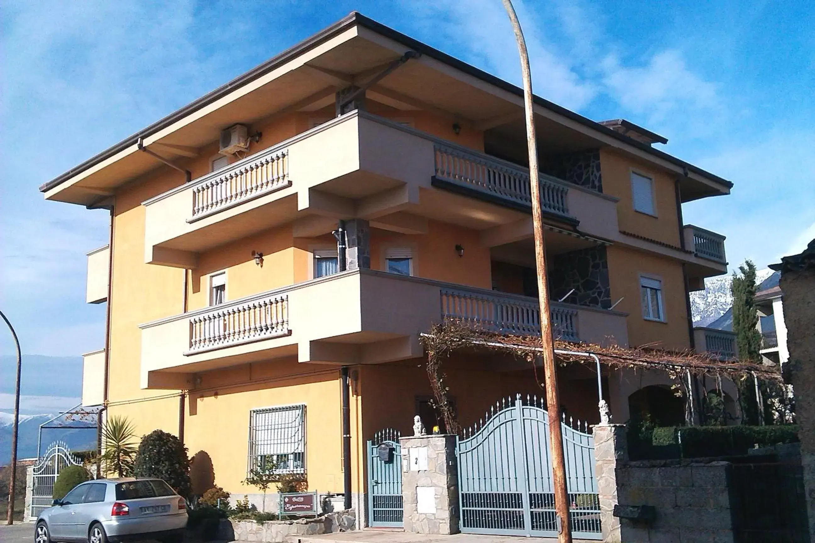 Facade/entrance, Property Building in B&B Esperança