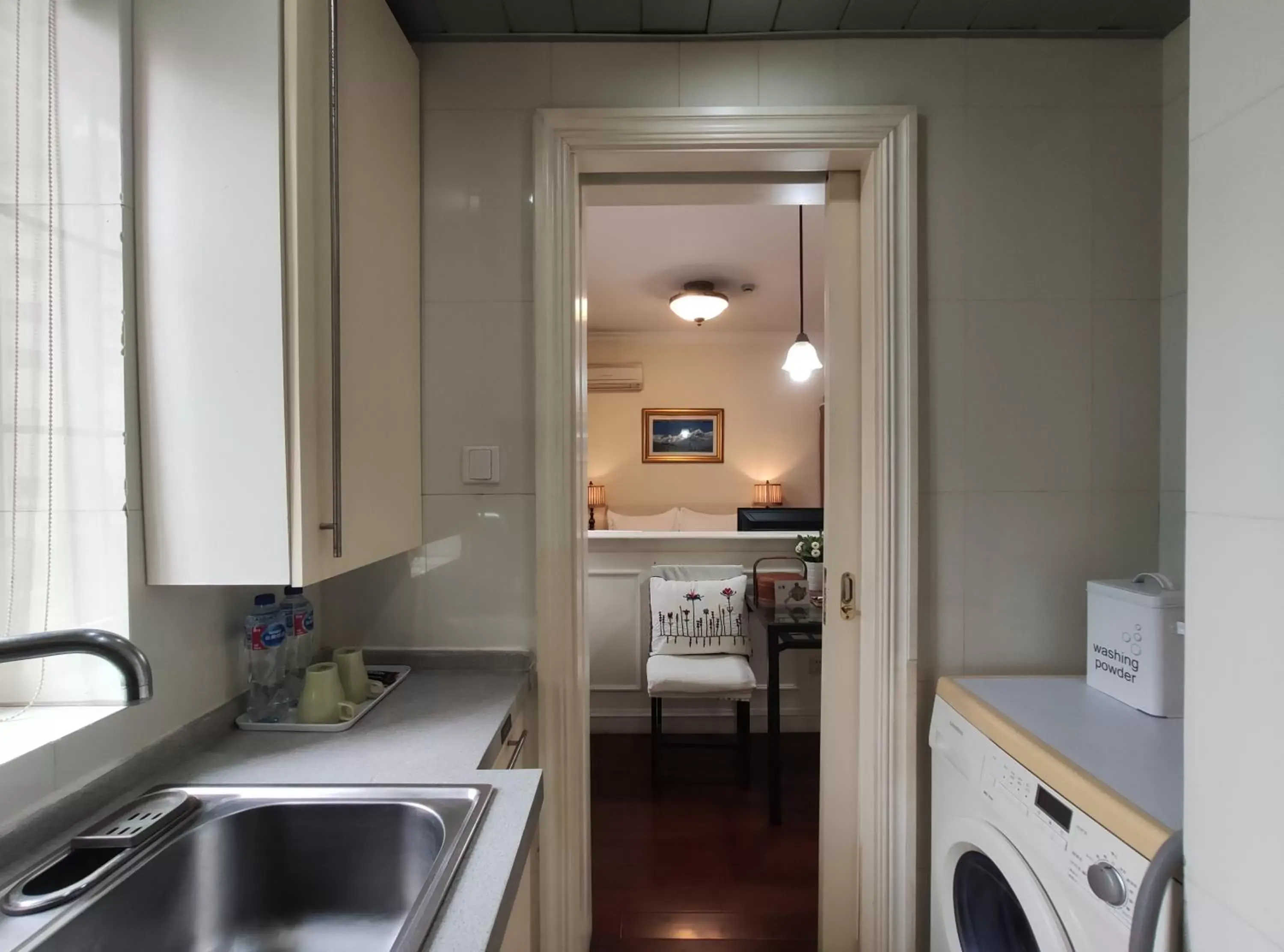 Kitchen/Kitchenette in Ladoll Service Apartments