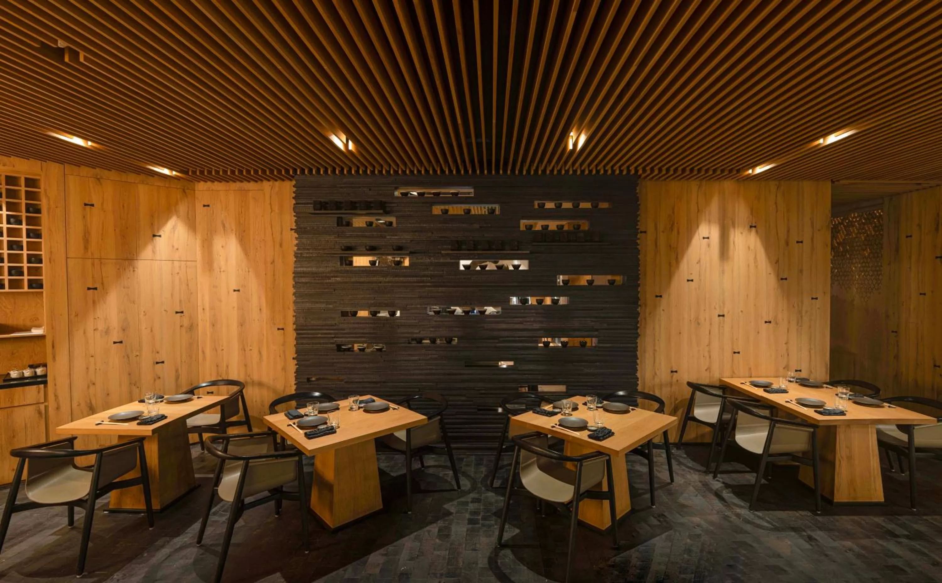 Restaurant/places to eat in Hyatt Regency Dubai - Corniche