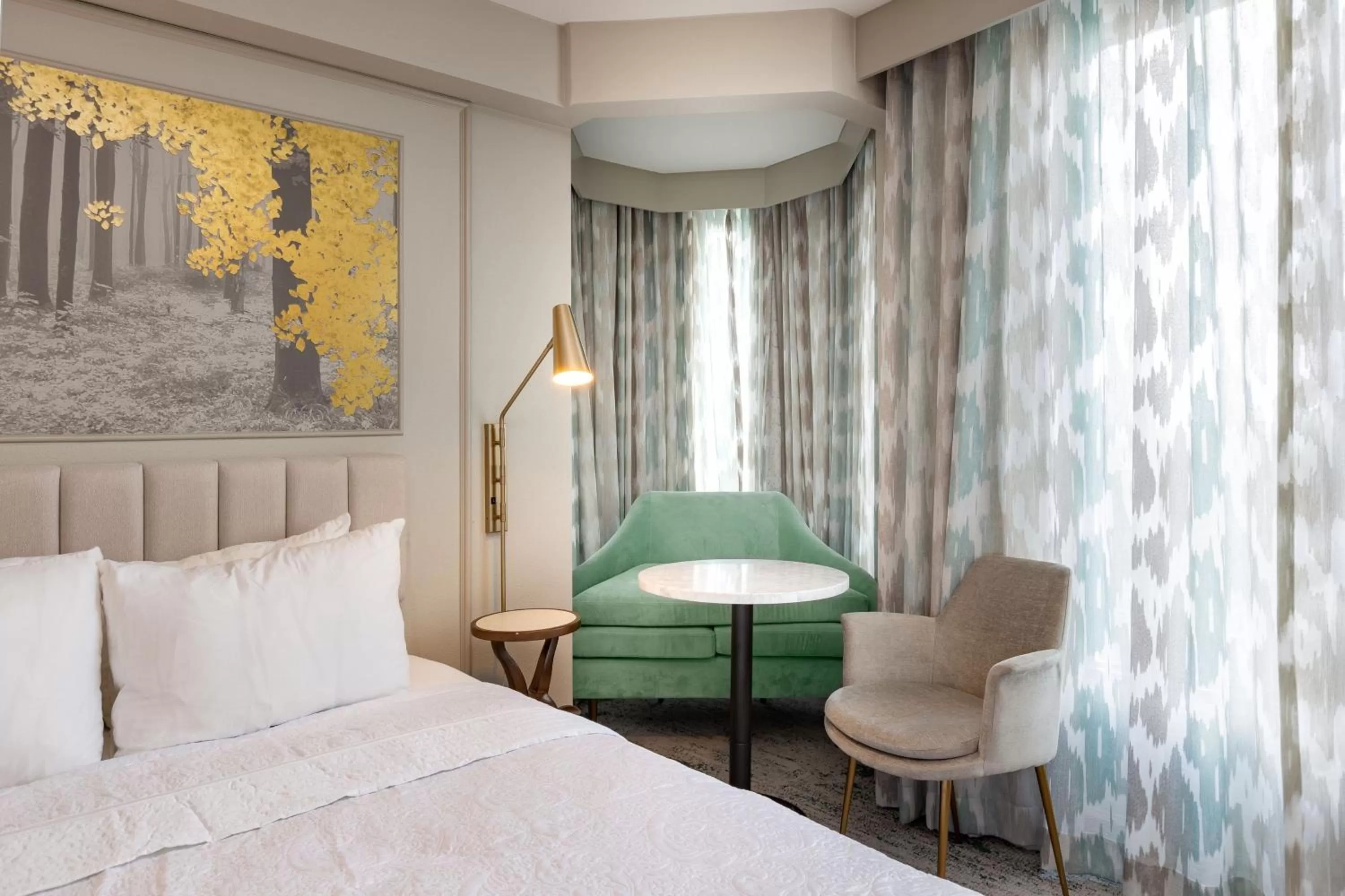 Photo of the whole room, Bed in Castle Hotel, Autograph Collection