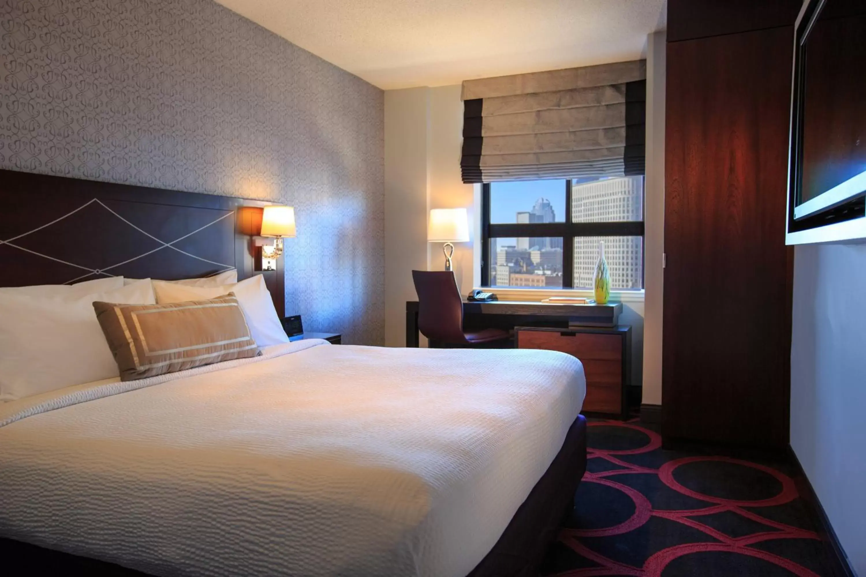 Photo of the whole room, Bed in Courtyard by Marriott Boston Downtown