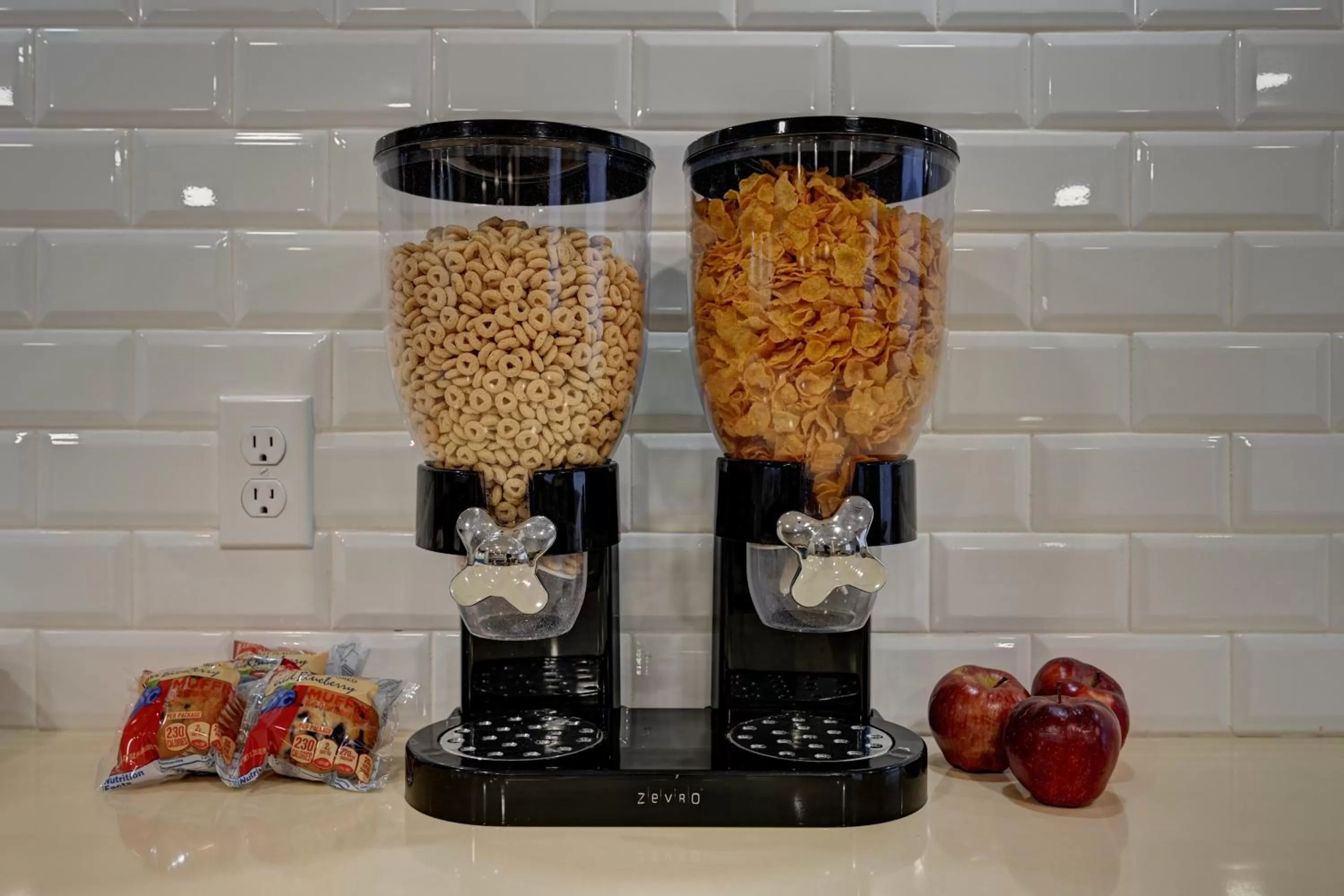 Breakfast in Country Inn & Suites by Radisson, Pierre, SD