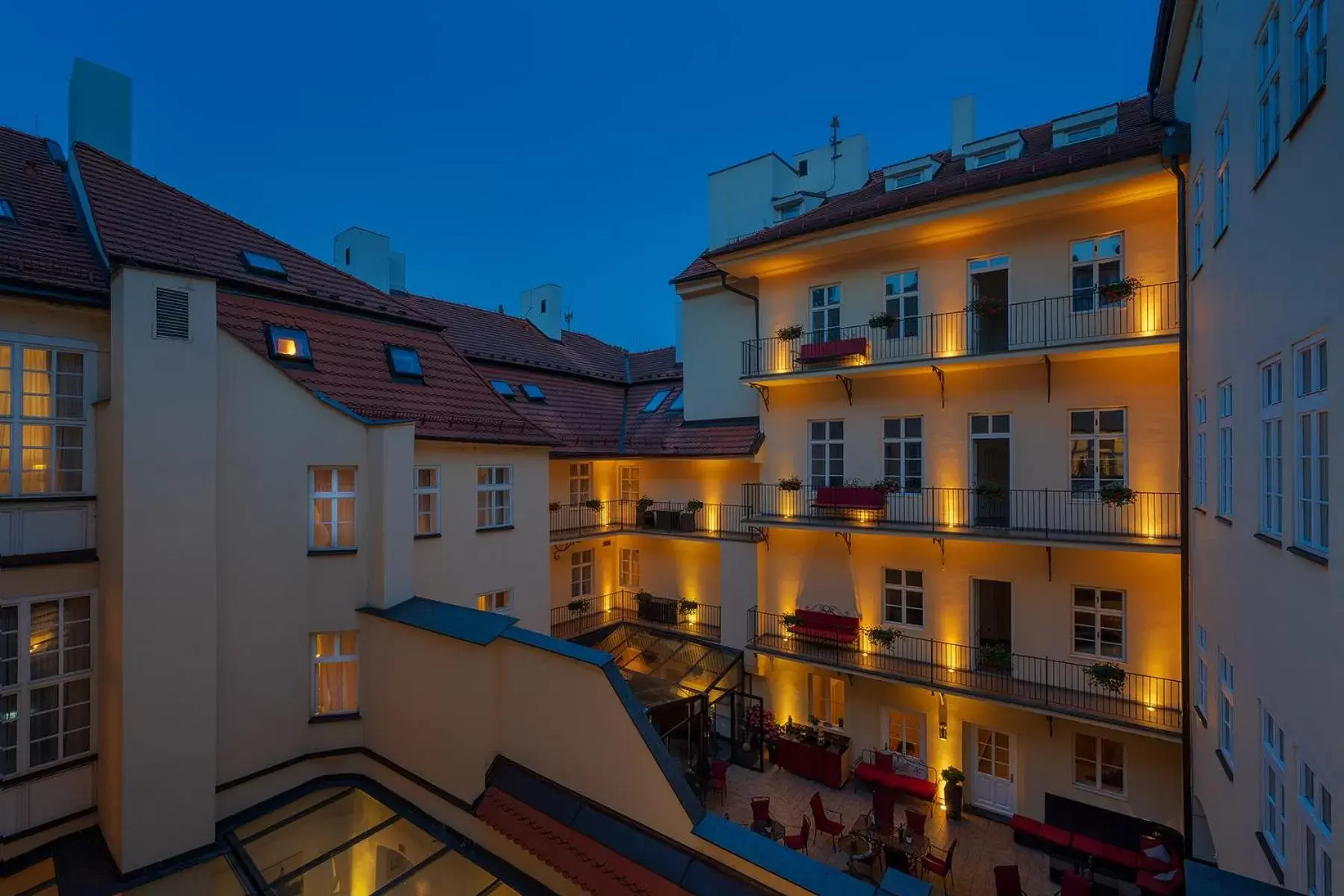 Night in Hotel Leonardo & Bookquet Prague