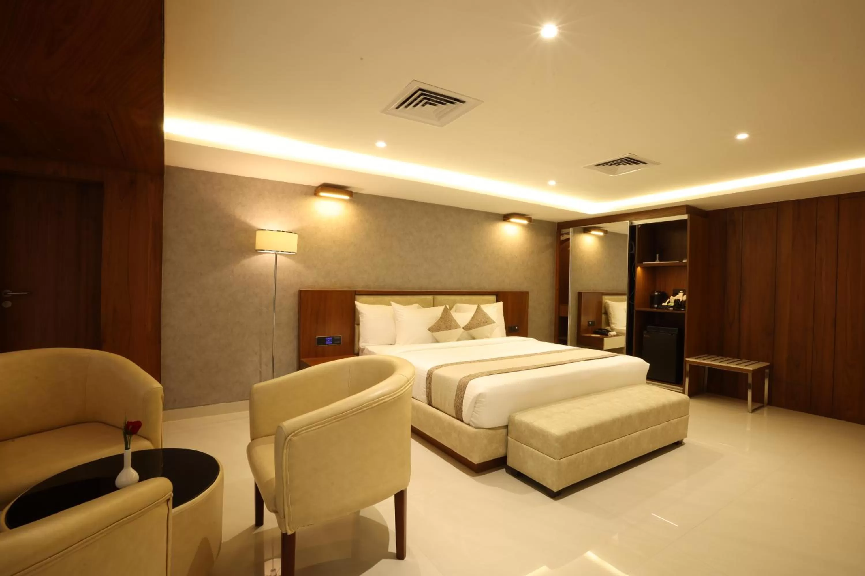 Bedroom, Bed in Royal Plaza Suites by RAK Rooms, Mangaluru