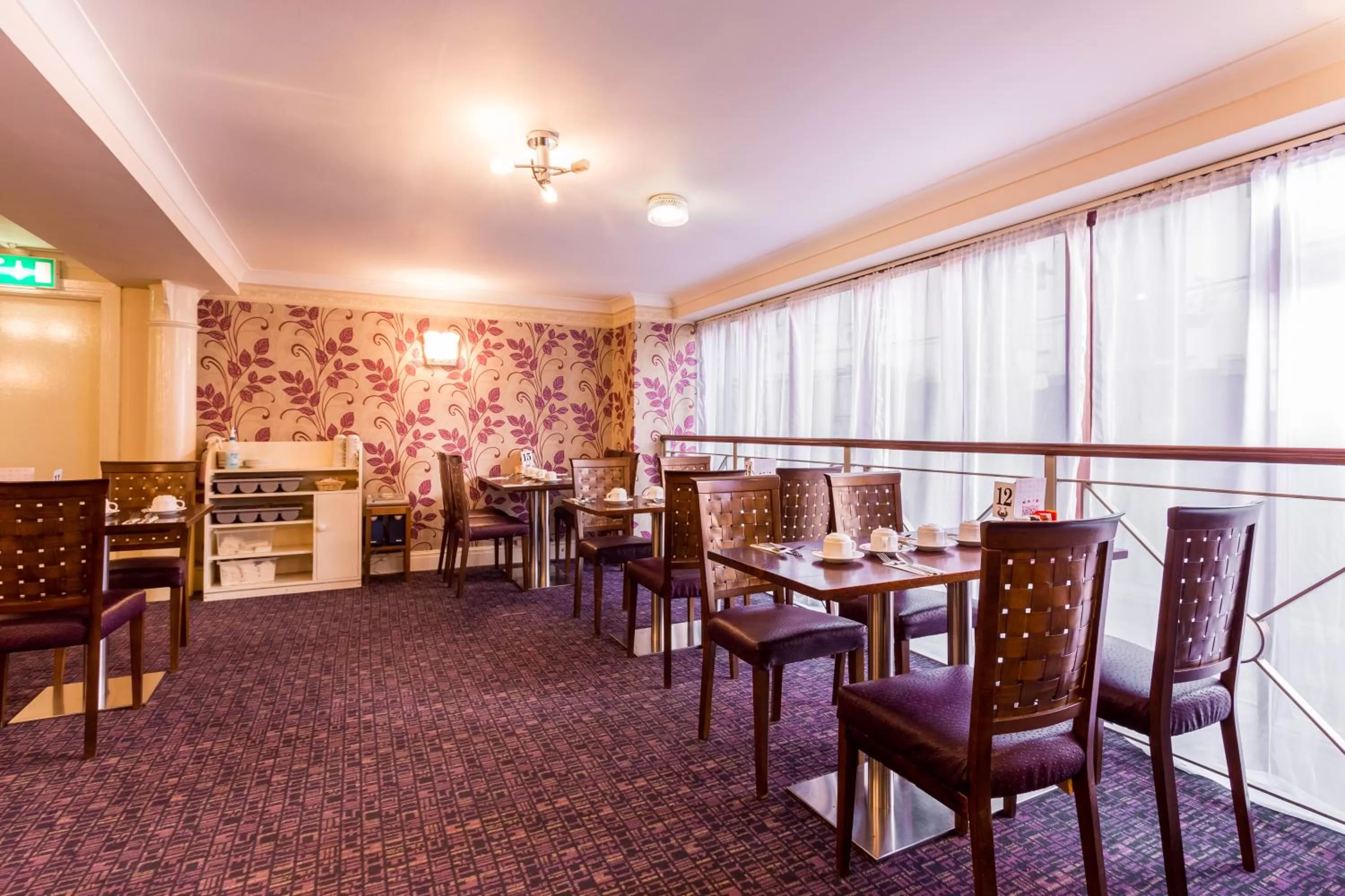 Restaurant/places to eat in The Gardens Hotel