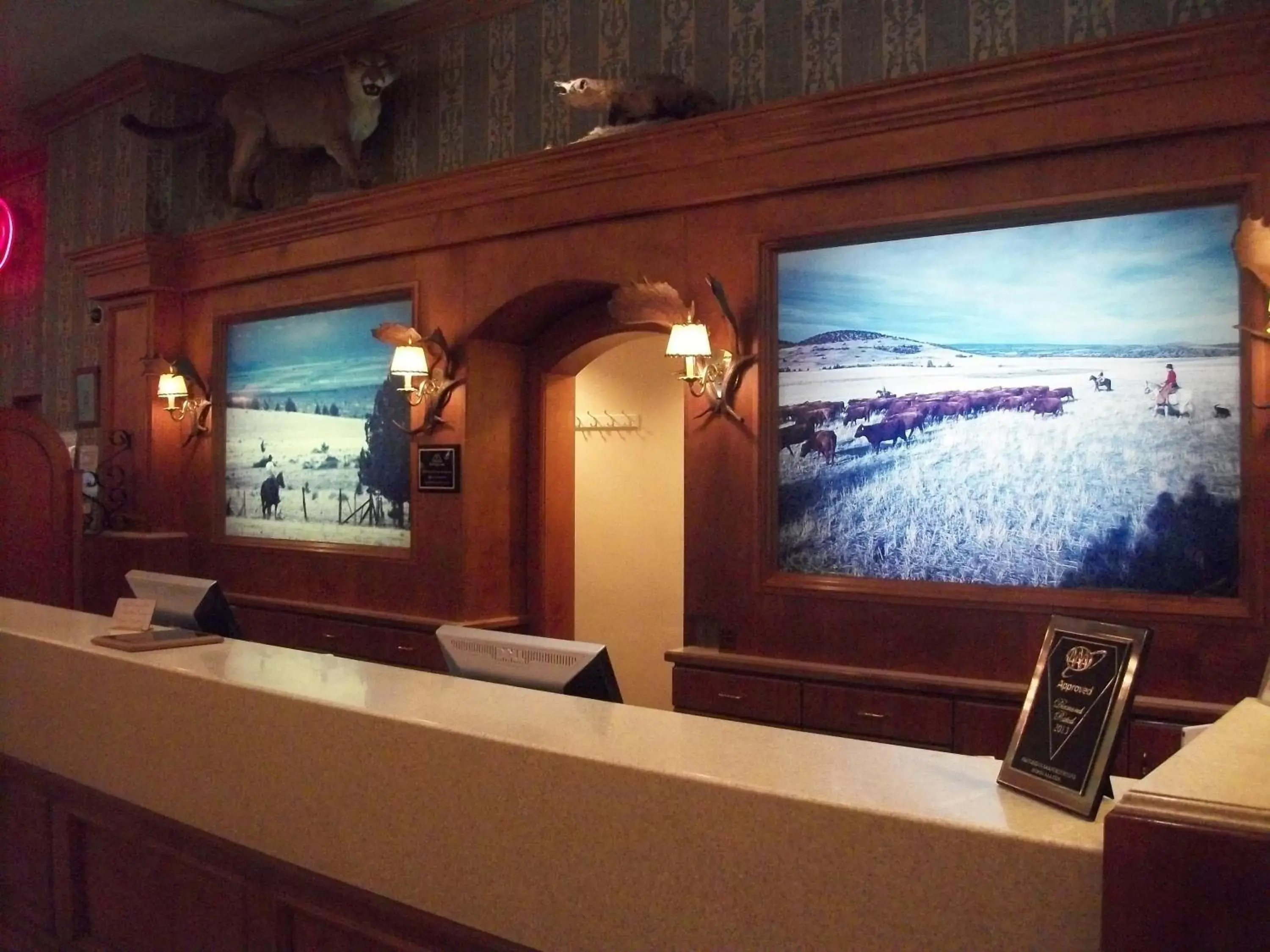 Lobby or reception, TV/Entertainment Center in Gold Country Inn and Casino by Red Lion Hotels