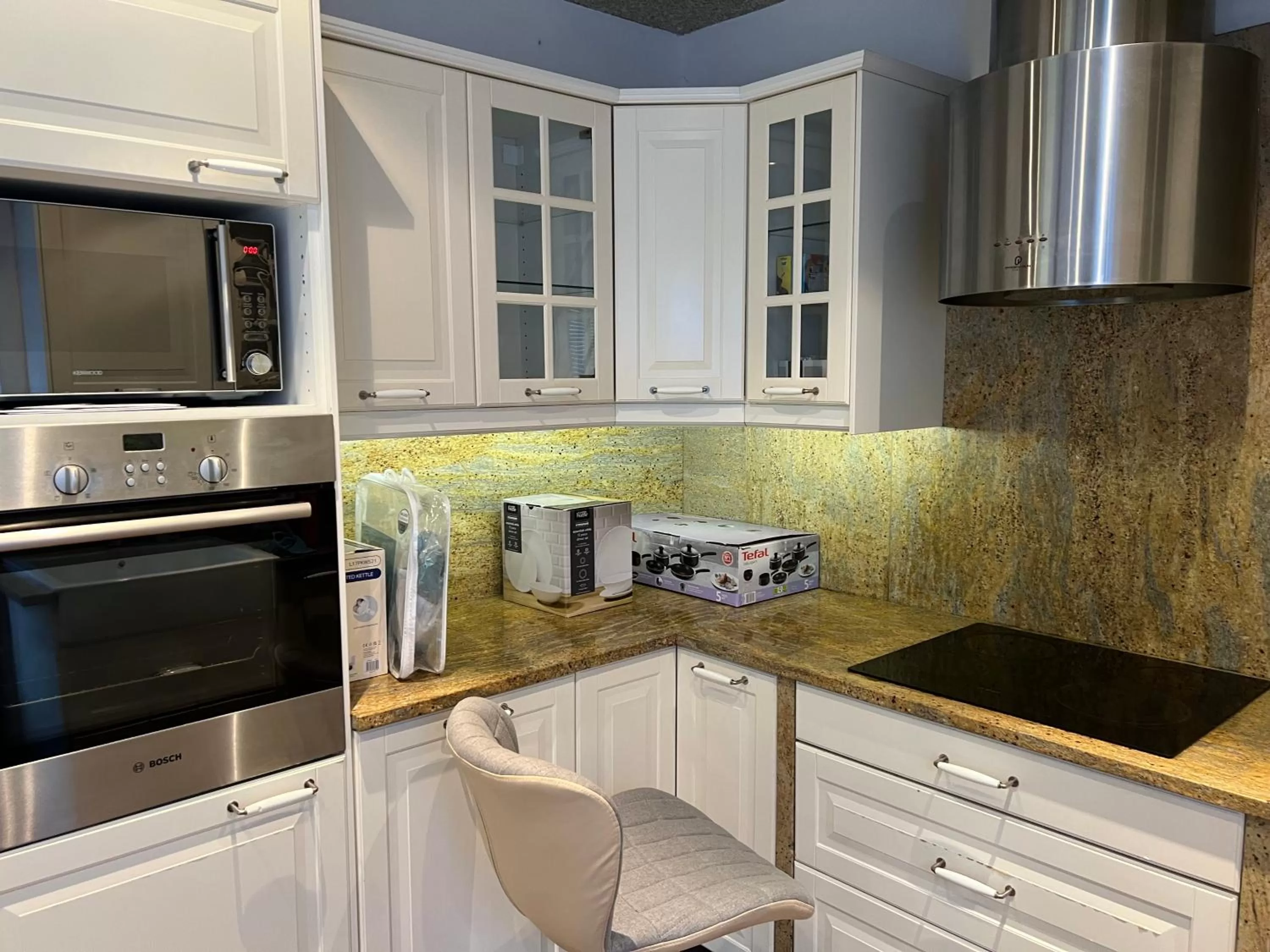 Kitchen or kitchenette in TJ Homes - Luxury Studio Suite with Garden View - Next to tube station London