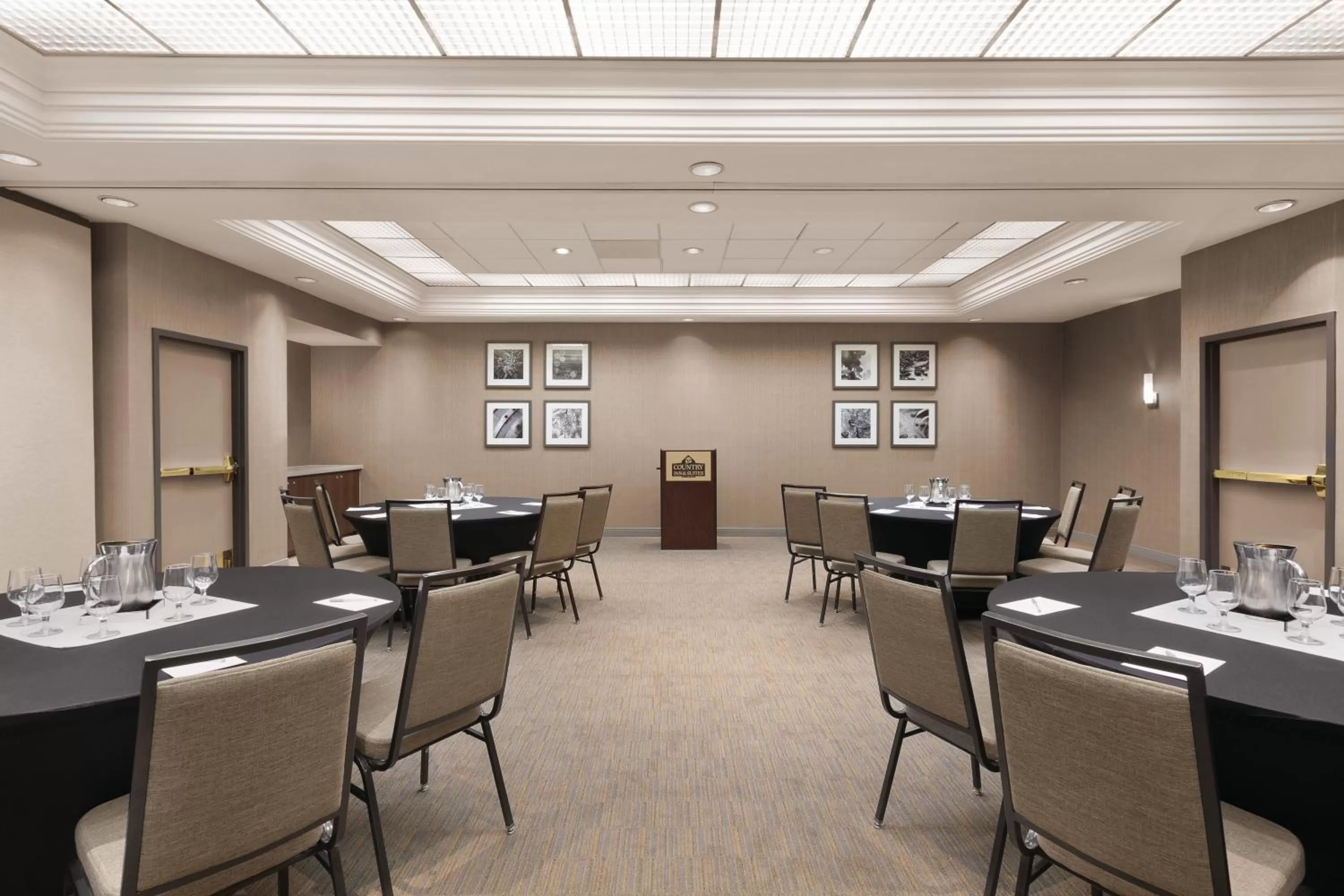 Meeting/conference room in Country Inn & Suites by Radisson, Seattle-Bothell, WA