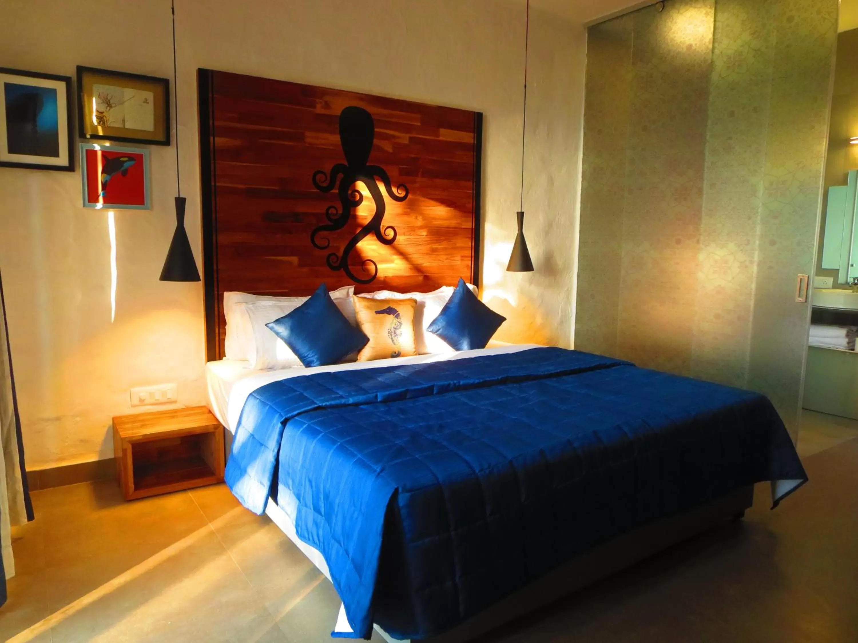 Bed in Cintacor Island Resort