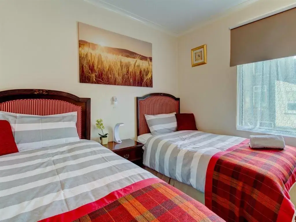 Bedroom, Bed in Thistle Dhu Guest House Bedroom, Bed in Thistle Dhu Guest House