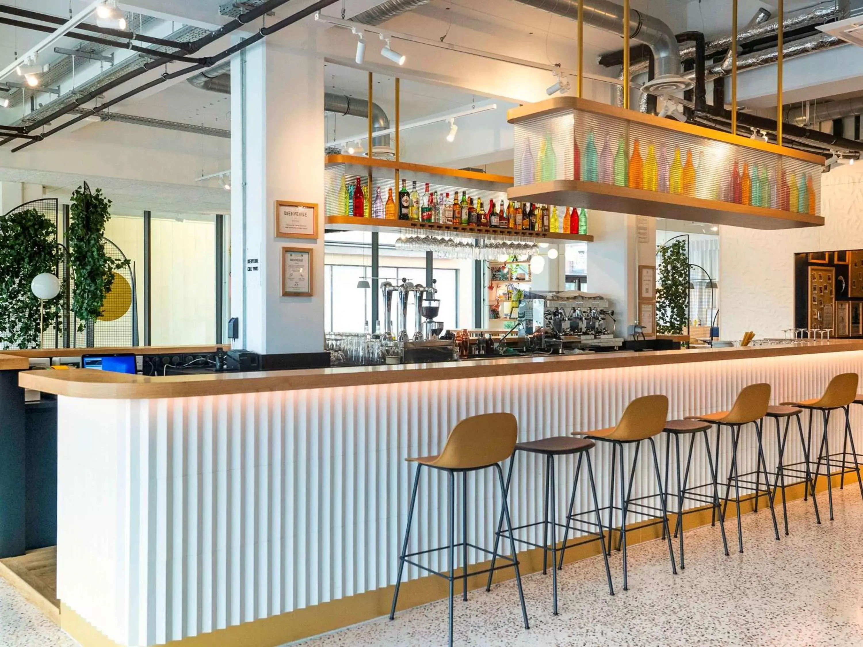 Lounge or bar, Lounge/Bar in ibis Styles Paris Romainville
