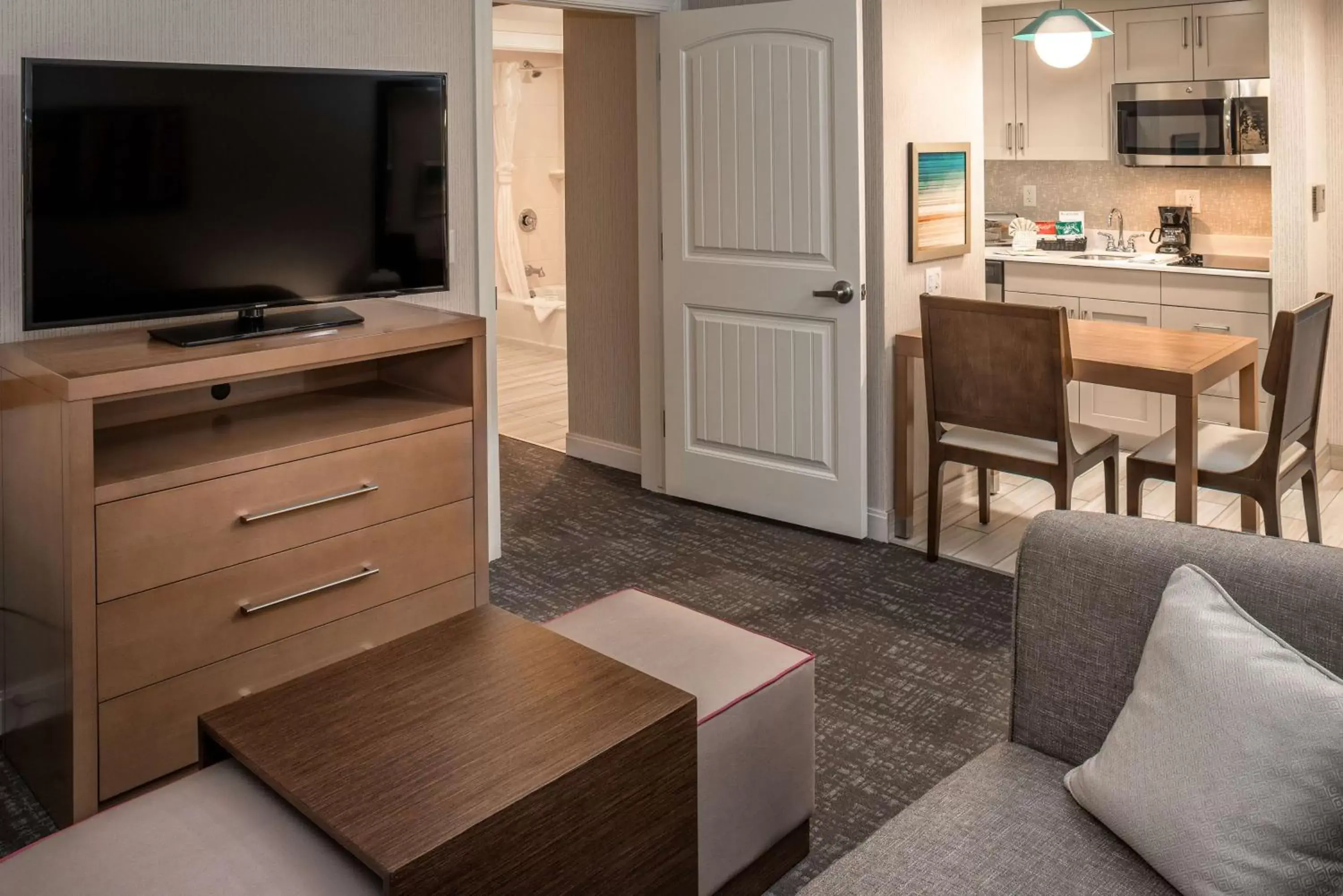 Living room, TV/Entertainment Center in Homewood Suites by Hilton Salt Lake City Downtown