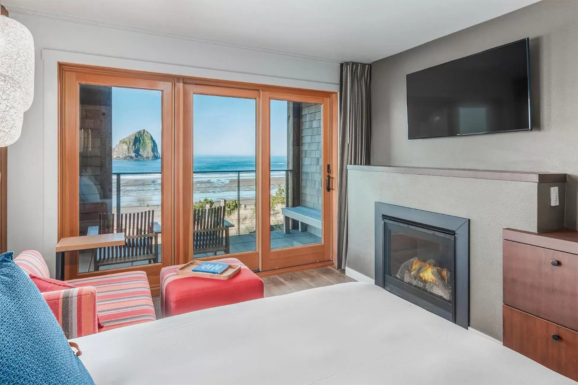 Bed in Headlands Coastal Lodge & Spa