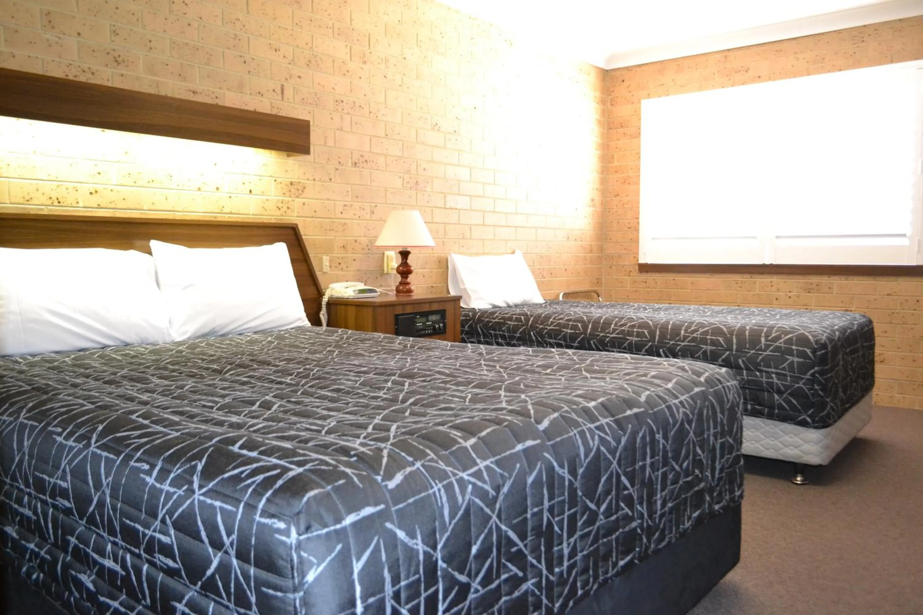 Bedroom, Bed in Tamworth Motor Inn & Cabins