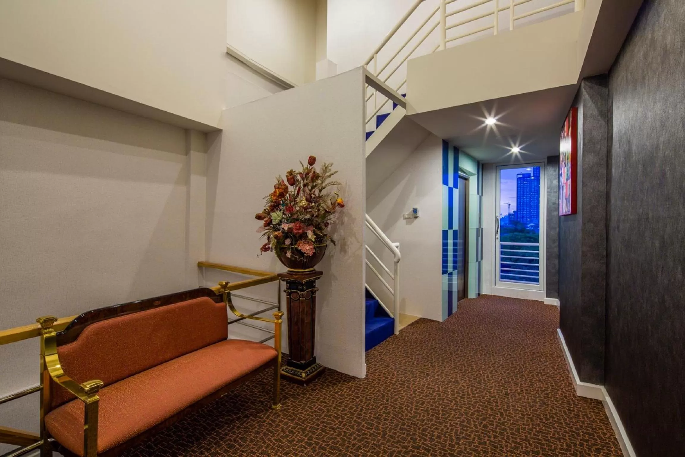 Decorative detail in Solo Express Sukhumvit 81