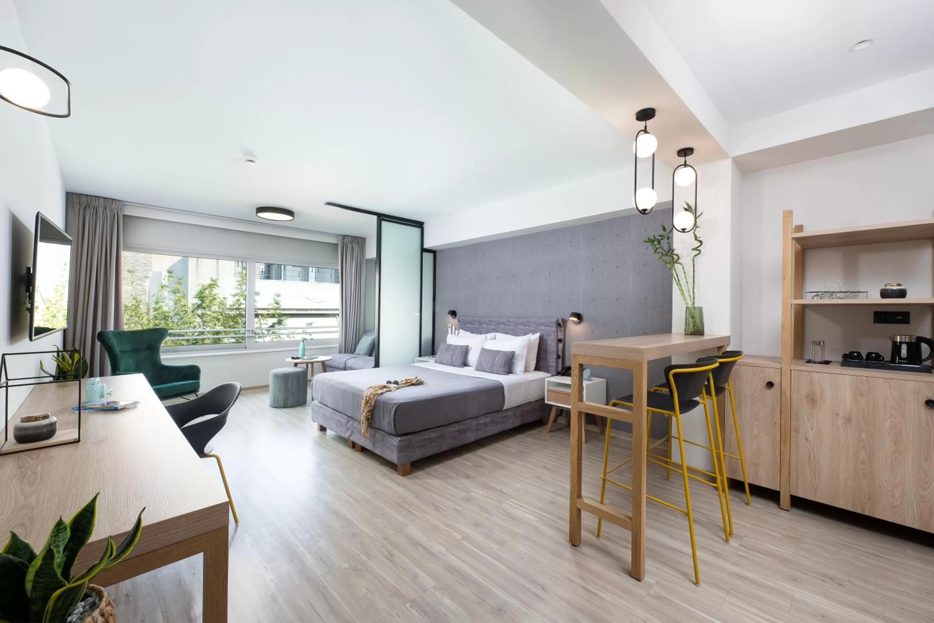 Photo of the whole room, Bed in Enattica Suites