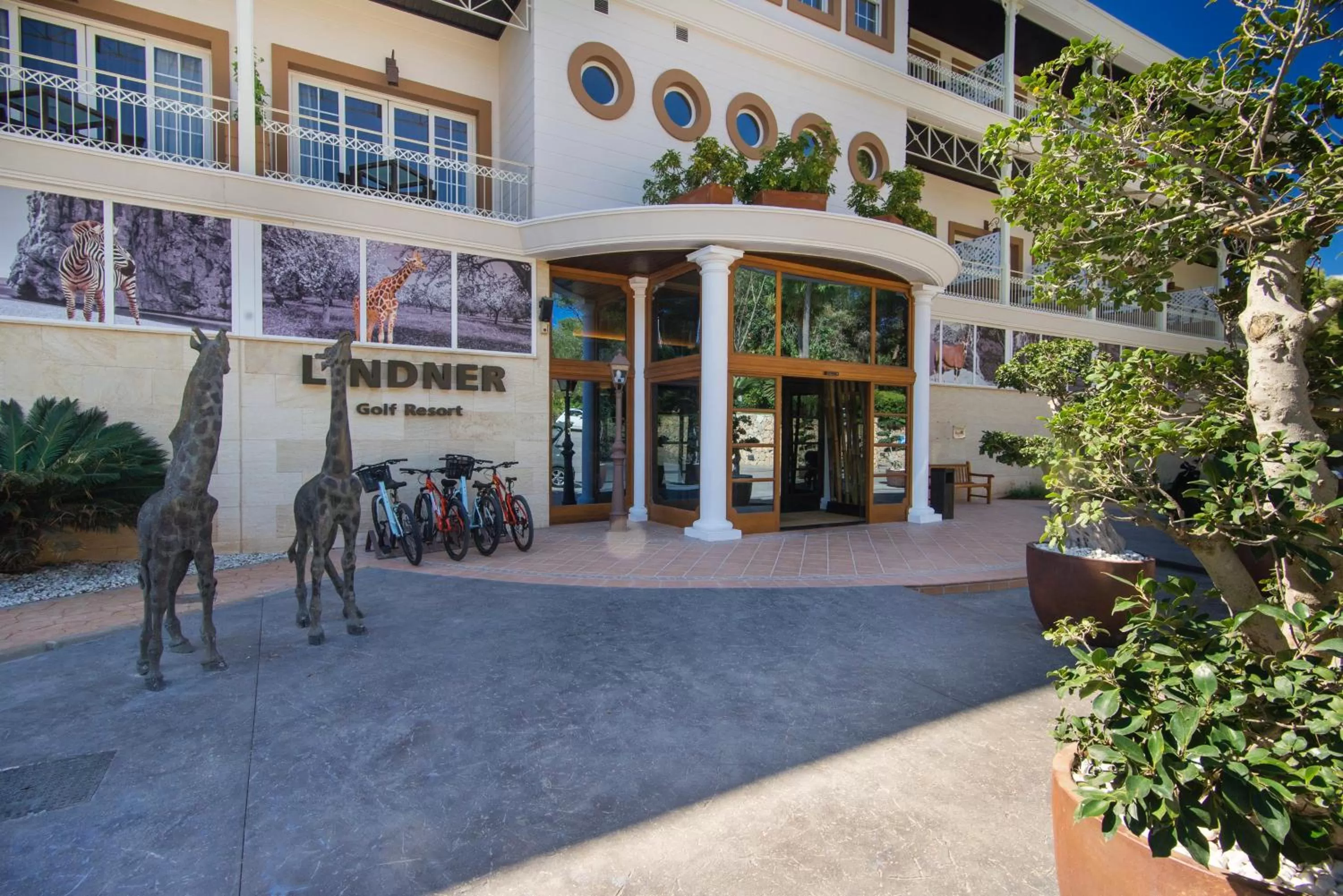 Facade/entrance in Lindner Hotel Mallorca Portals Nous, part of JdV by Hyatt