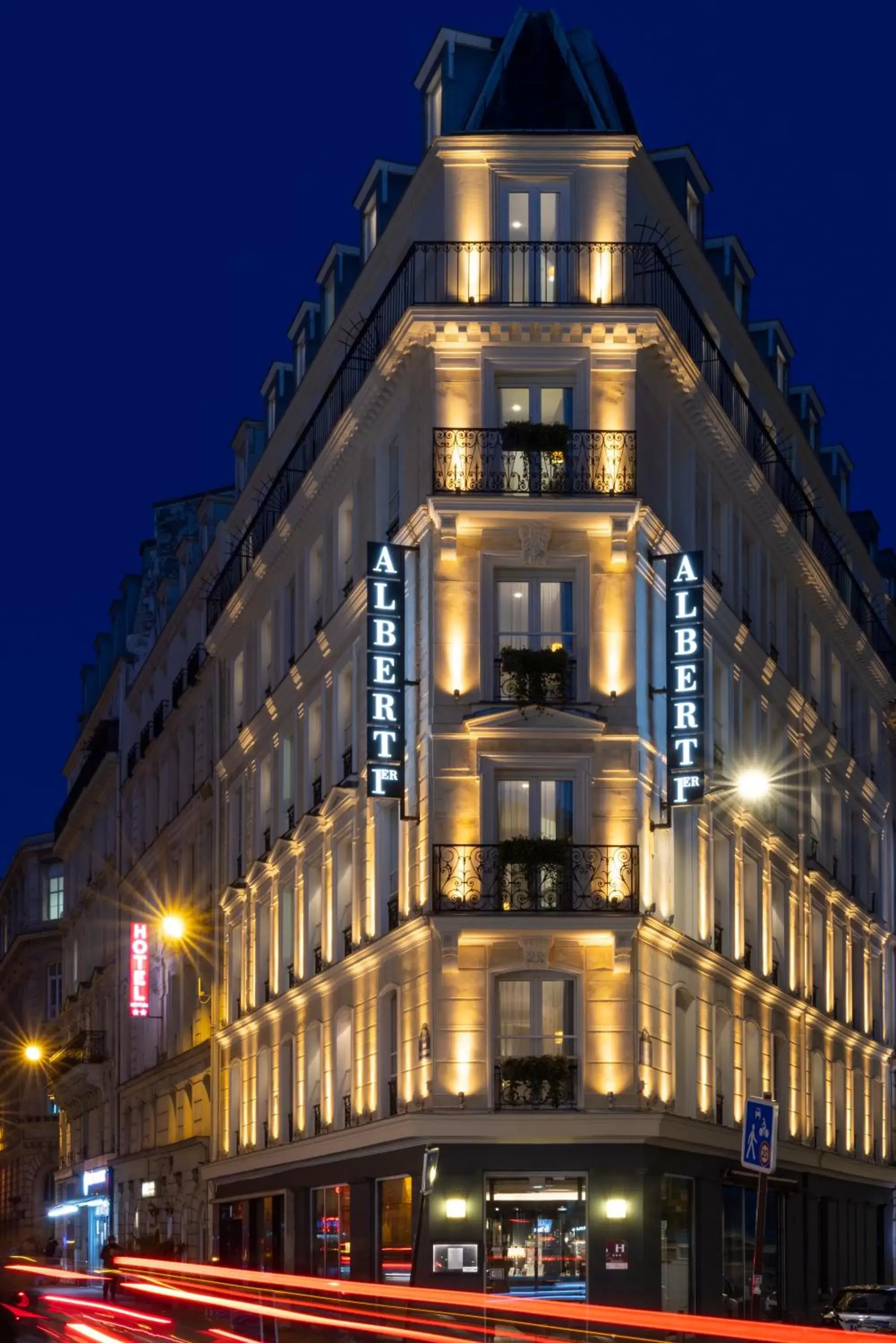 Property Building in Hôtel Albert 1er