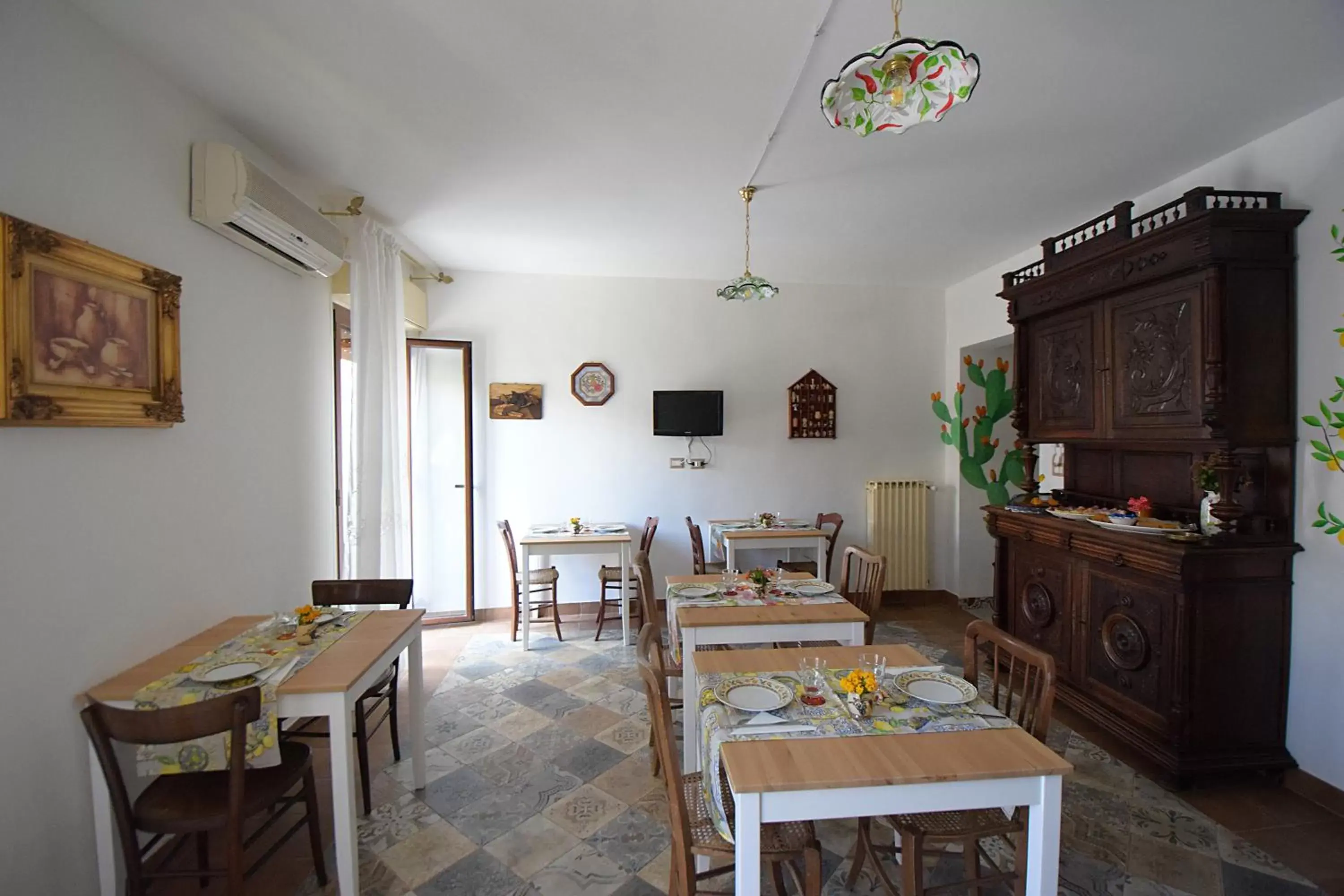 Communal kitchen, Restaurant/Places to Eat in Zù Mariu B&B