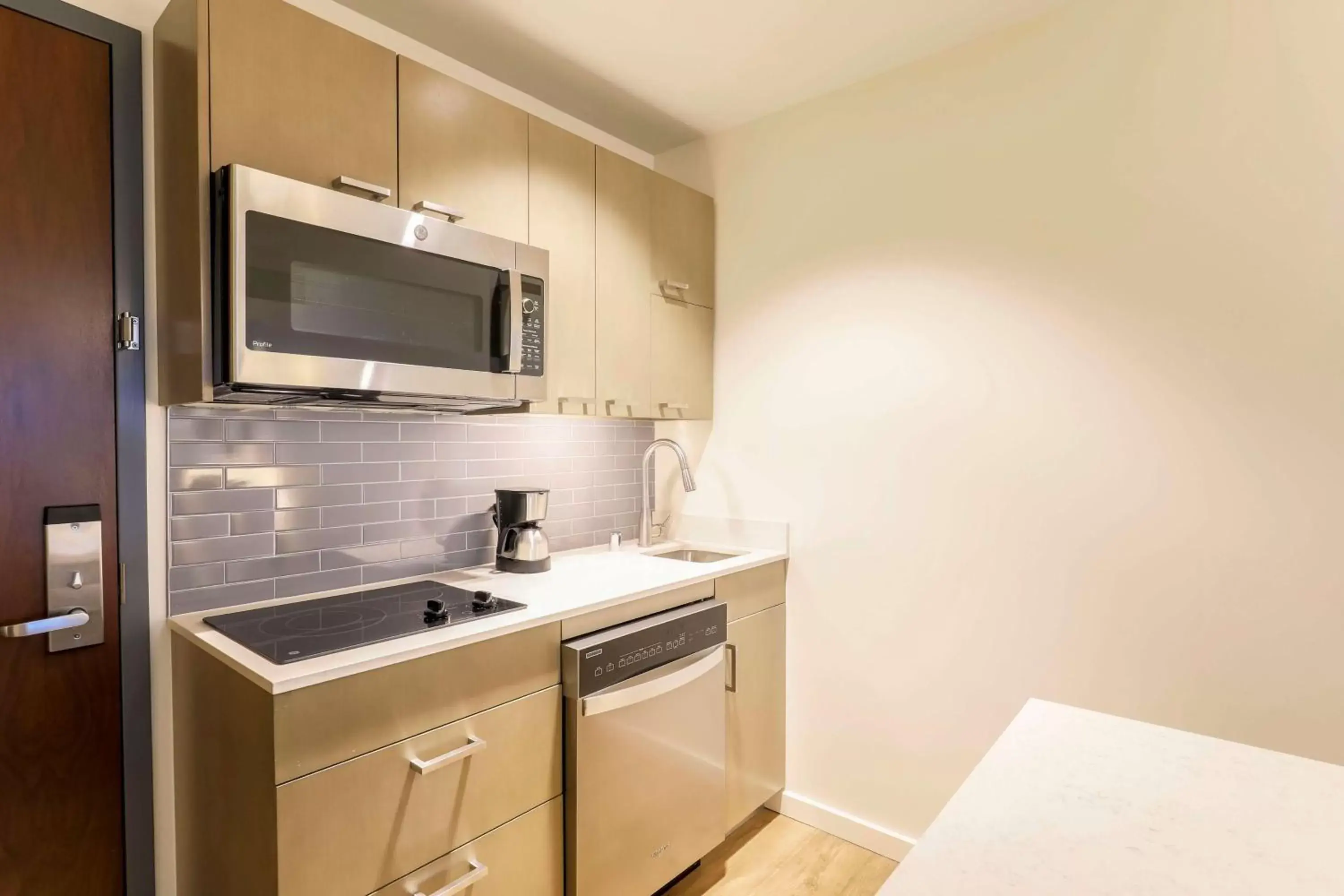 Photo of the whole room in Hyatt House Davis Photo of the whole room in Hyatt House Davis