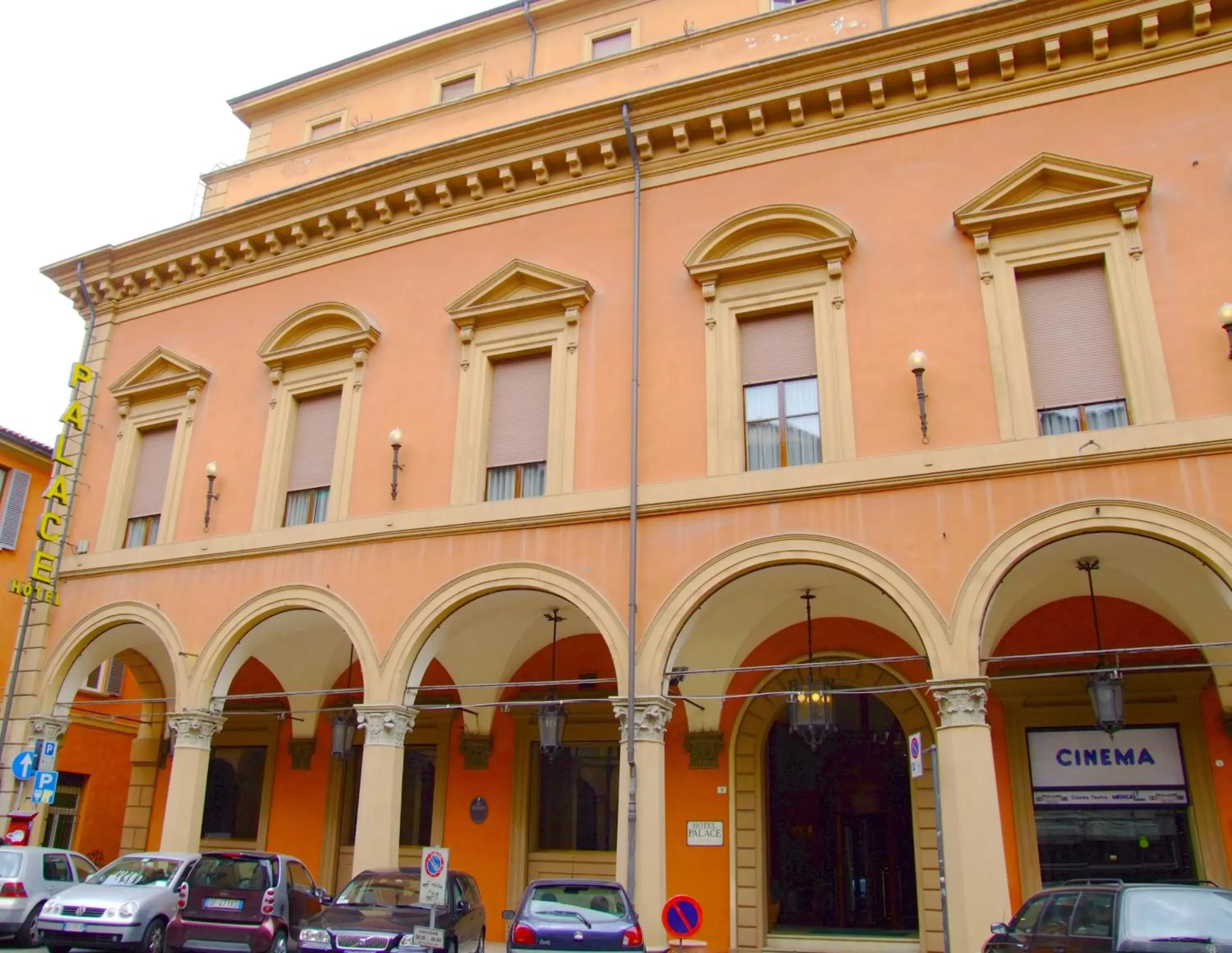 Facade/entrance, Property Building in Hotel Palace Bologna Centro