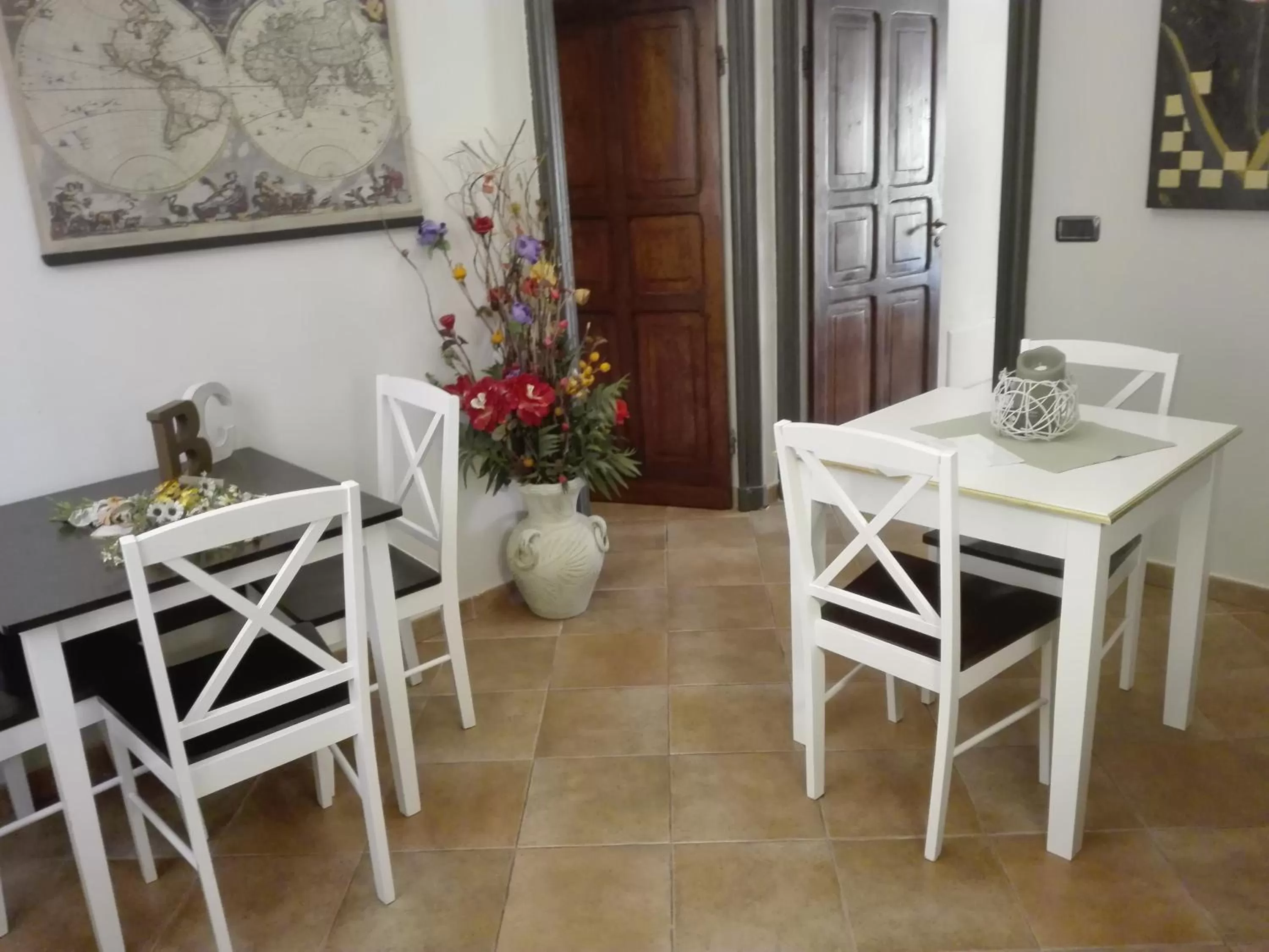 Communal lounge/ TV room in B&B Borgo Cortese