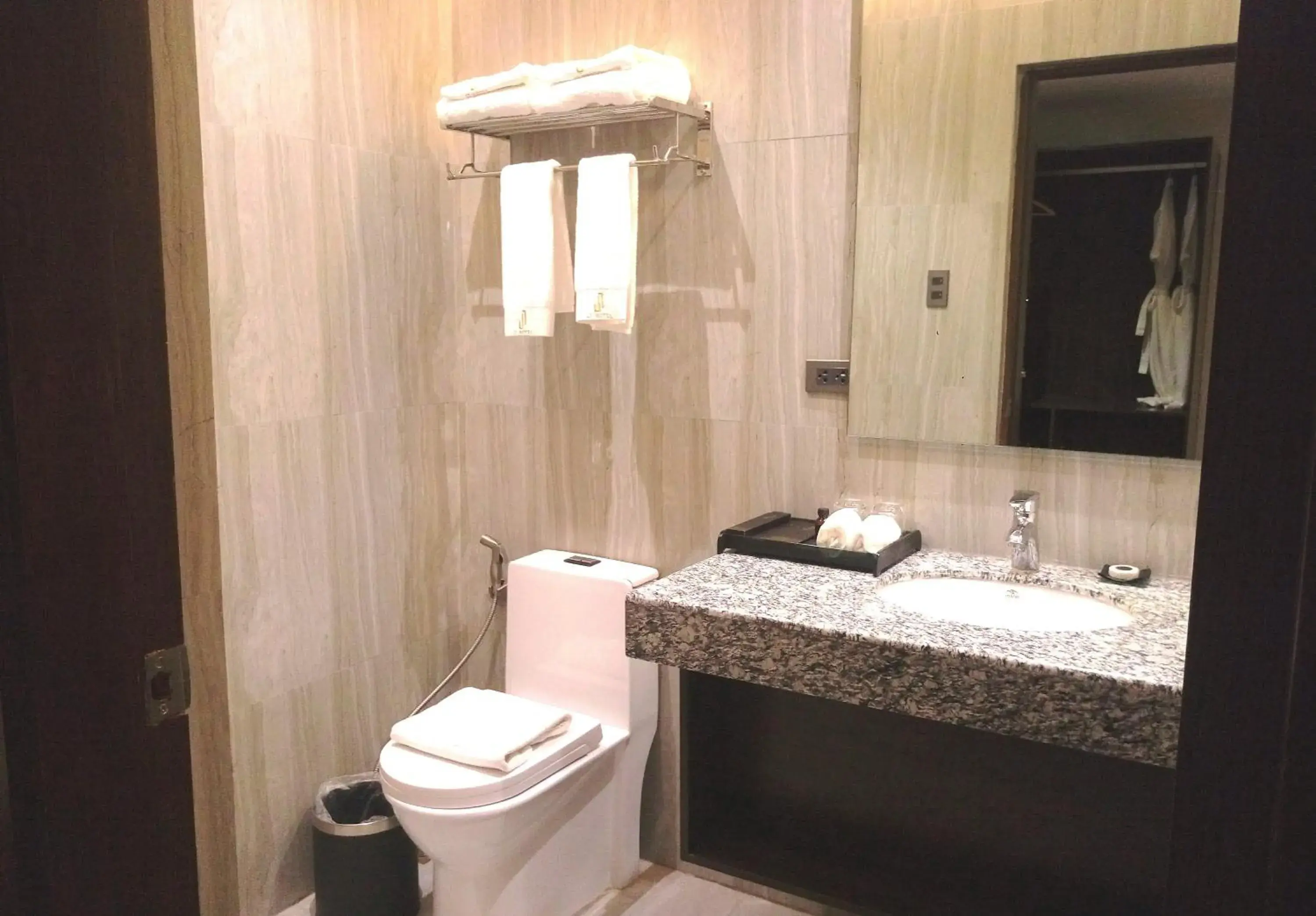 Bathroom in J7 Plaza Hotel