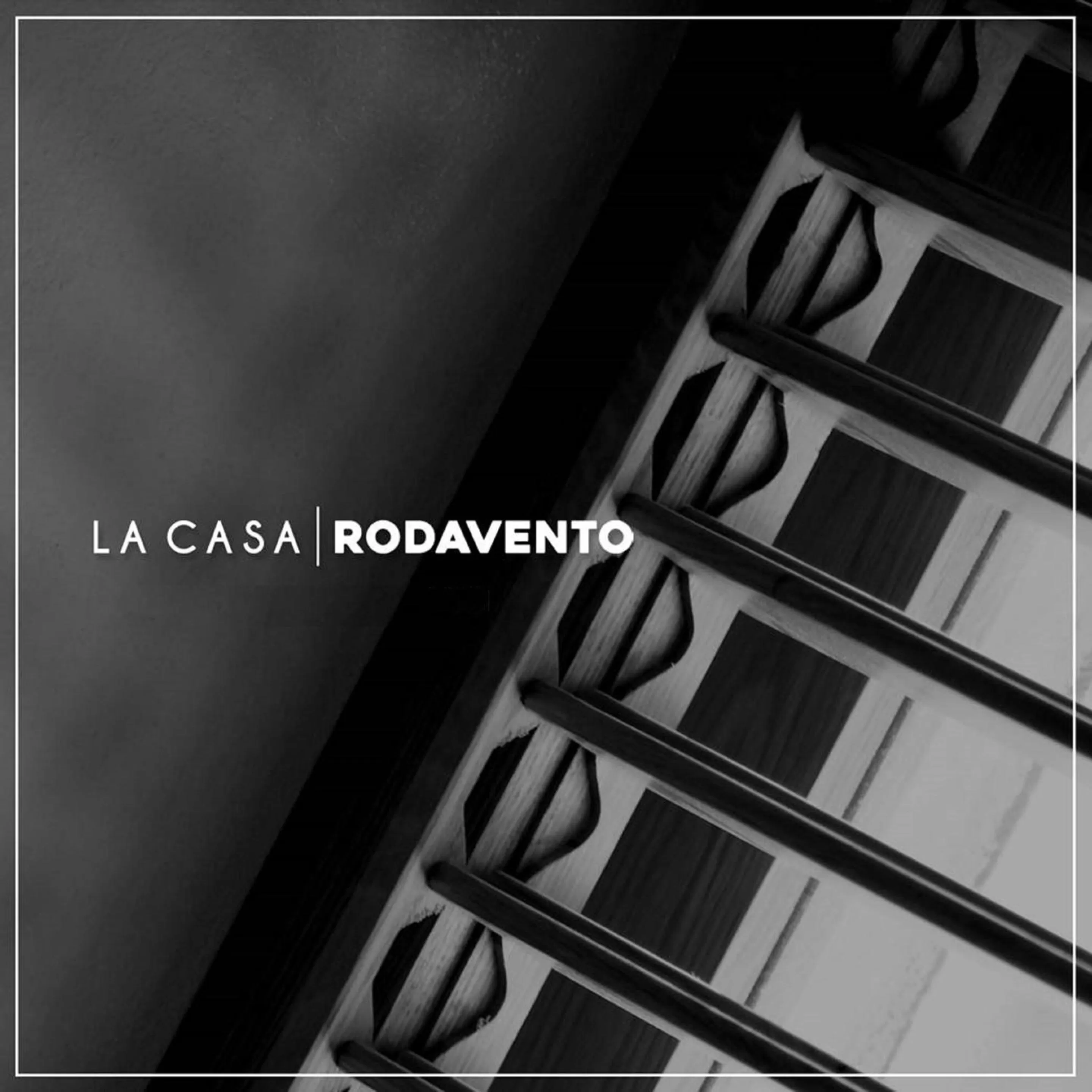 Text overlay in La Casa Rodavento