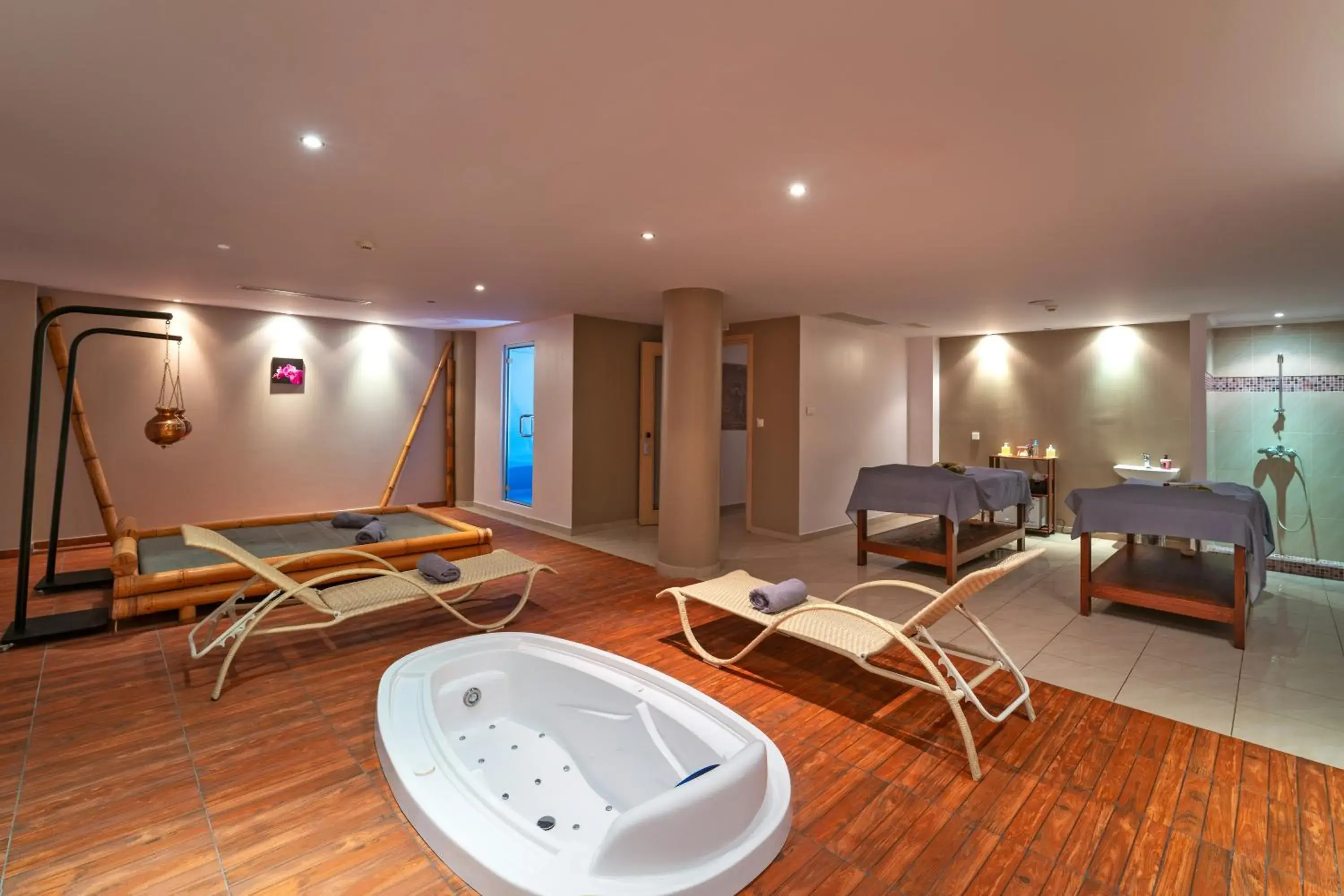 Hot Tub, Spa/Wellness in KRESTEN ROYAL Euphoria Resort