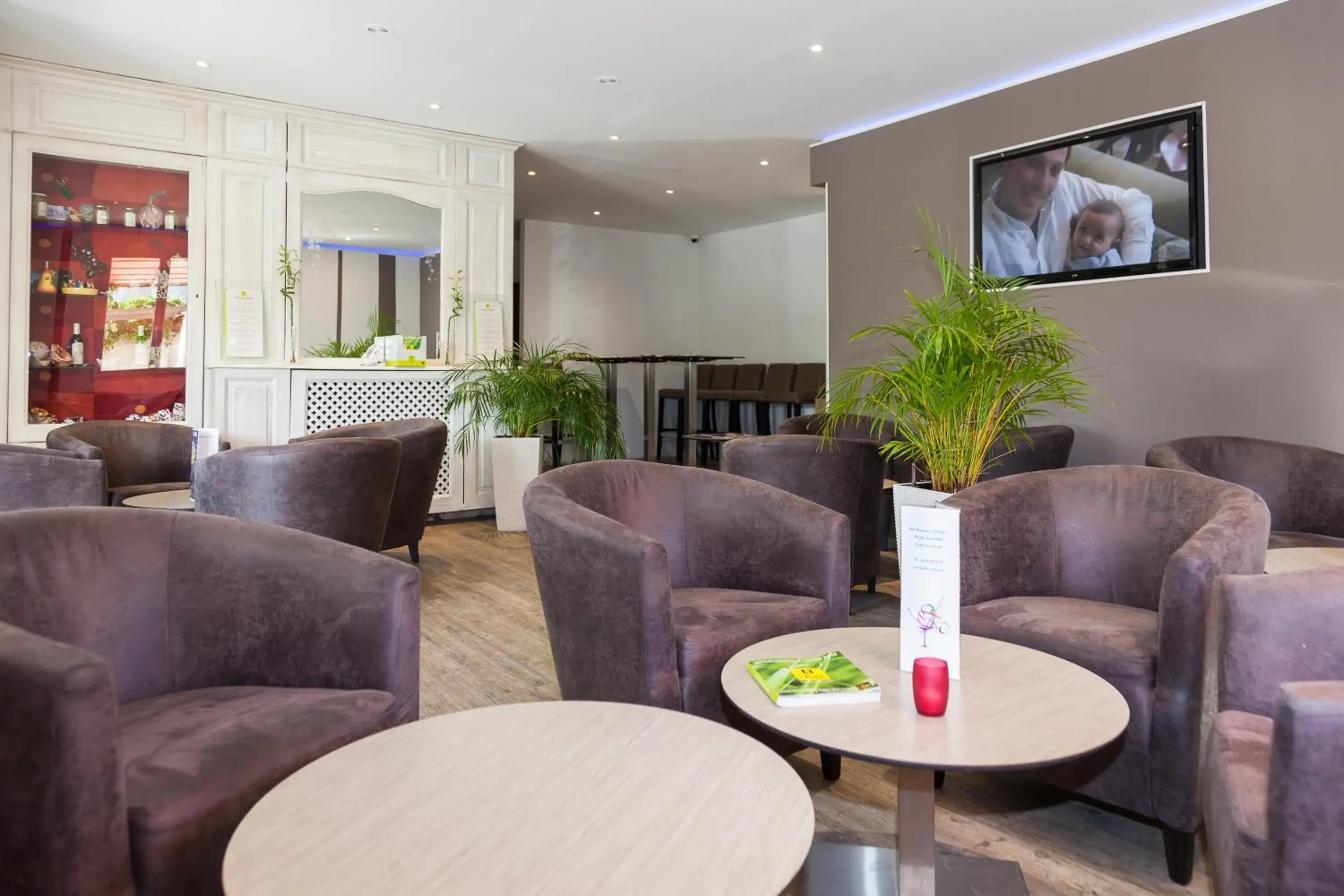 Area and facilities, Lounge/Bar in L'etape- Bouc Bel Air - Gardanne- plan de campagne