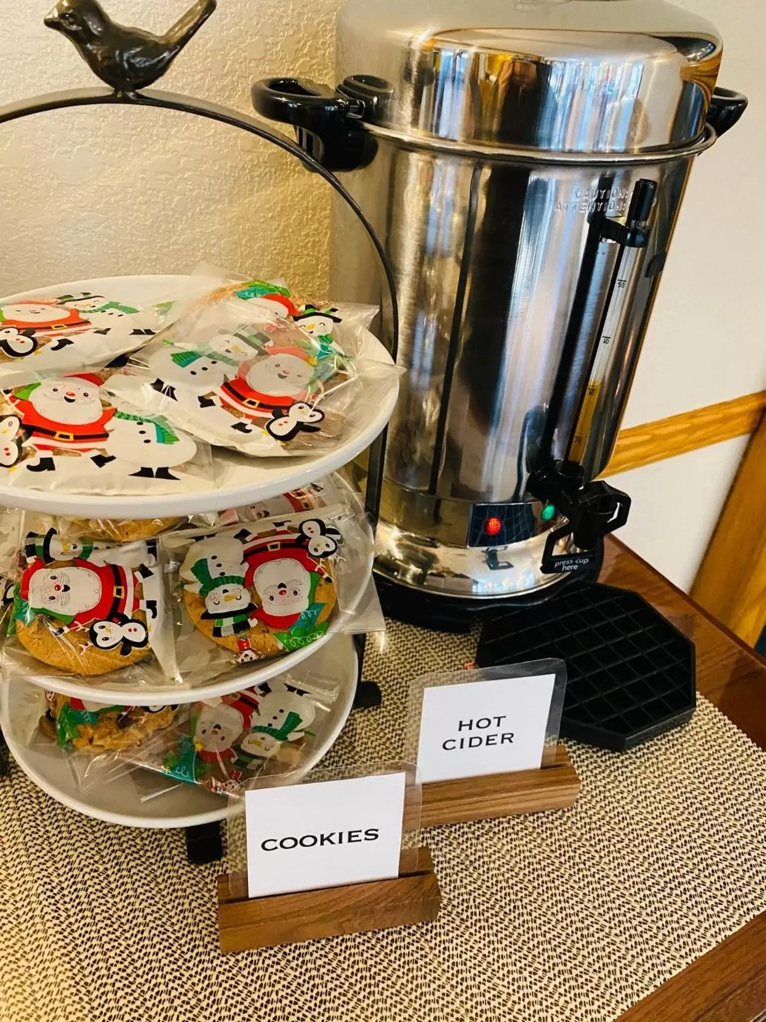 Coffee/tea facilities in Coachman Inn Oak Harbor