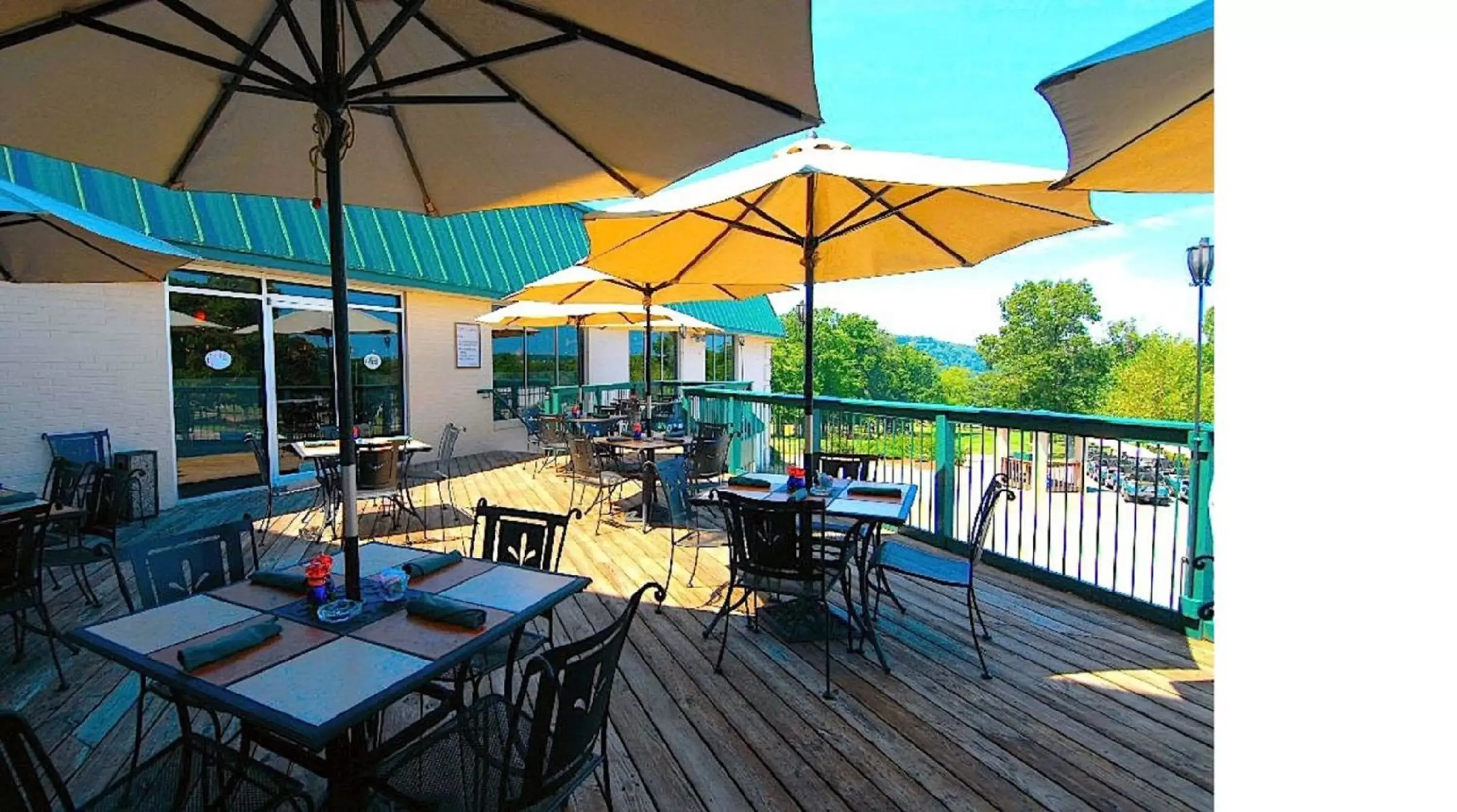 Patio, Restaurant/Places to Eat in Lakeview Golf Resort, Trademark Collection by Wyndham